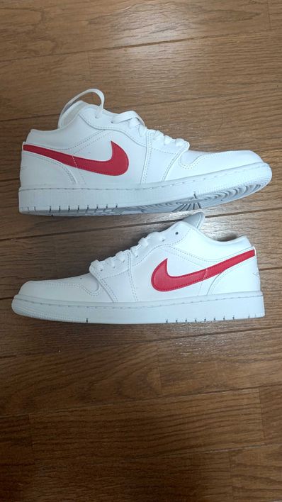 NIKE Women's AIR JORDAN 1 LOW "WHITE/UNIVERSITY RED"
