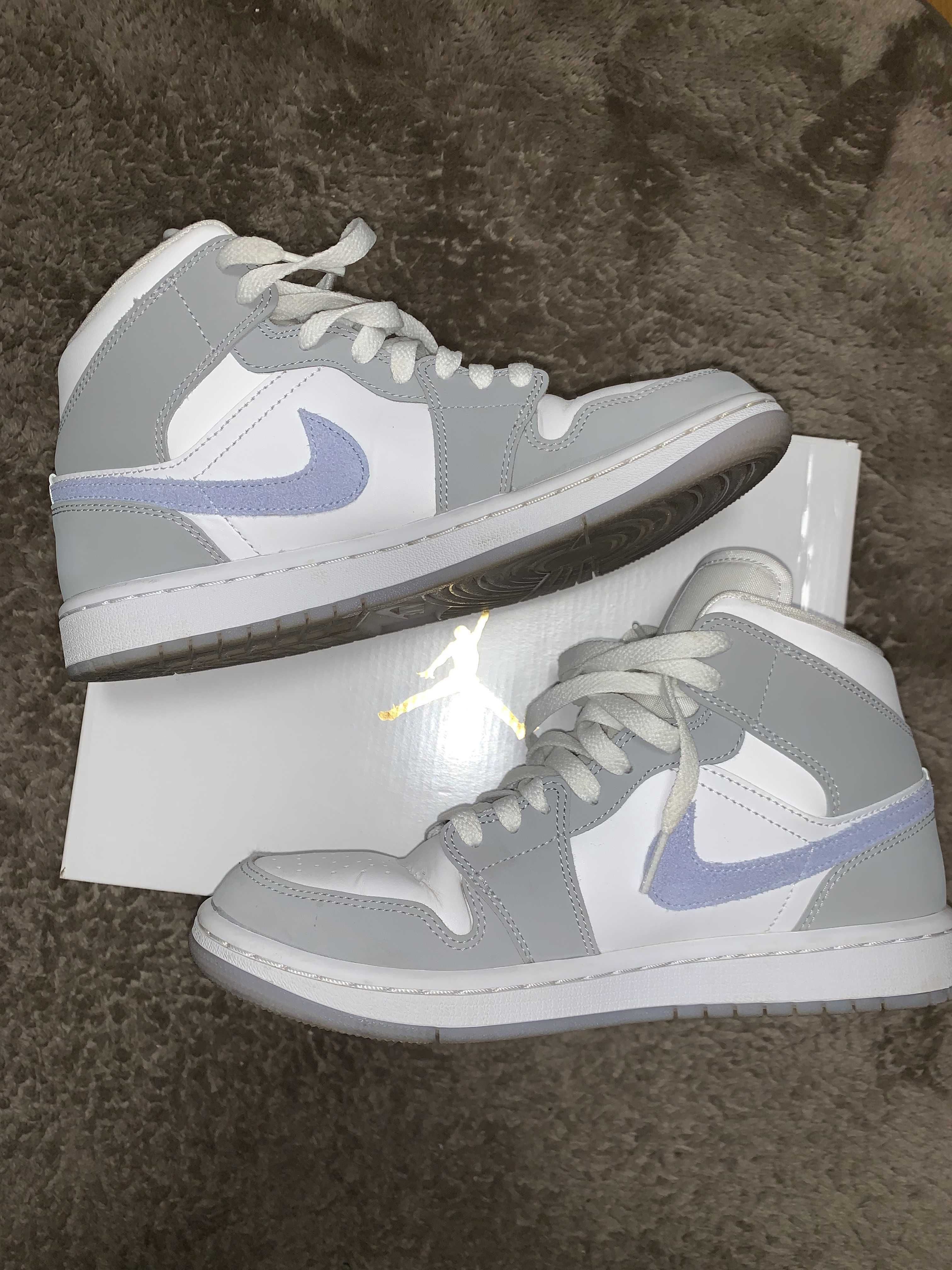 Nike Women's Air Jordan 1 Mid "Wolf Grey"