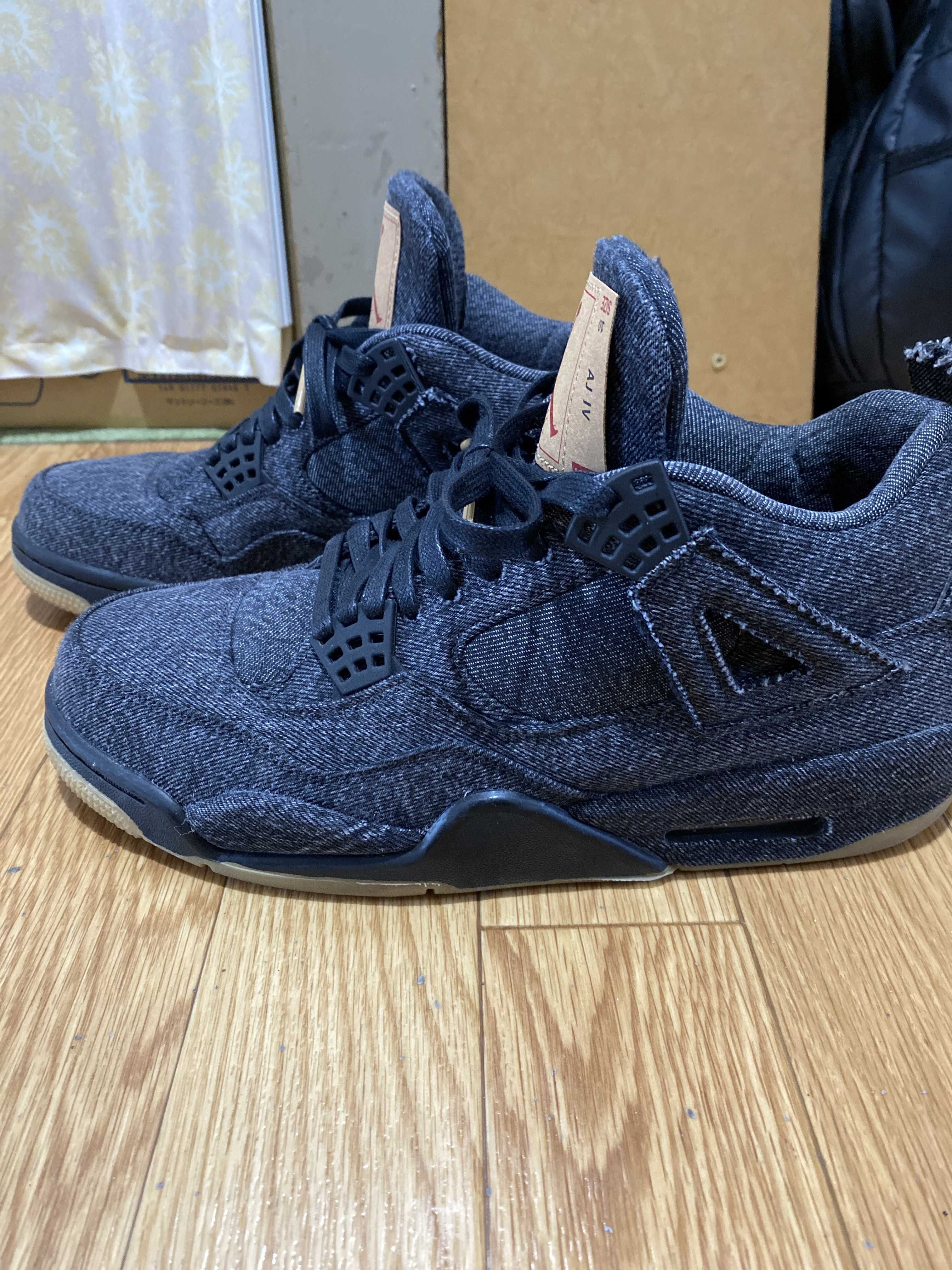 Nike × Levi's Air Jordan 4 "Black Denim" (Tag: LEVIS®)