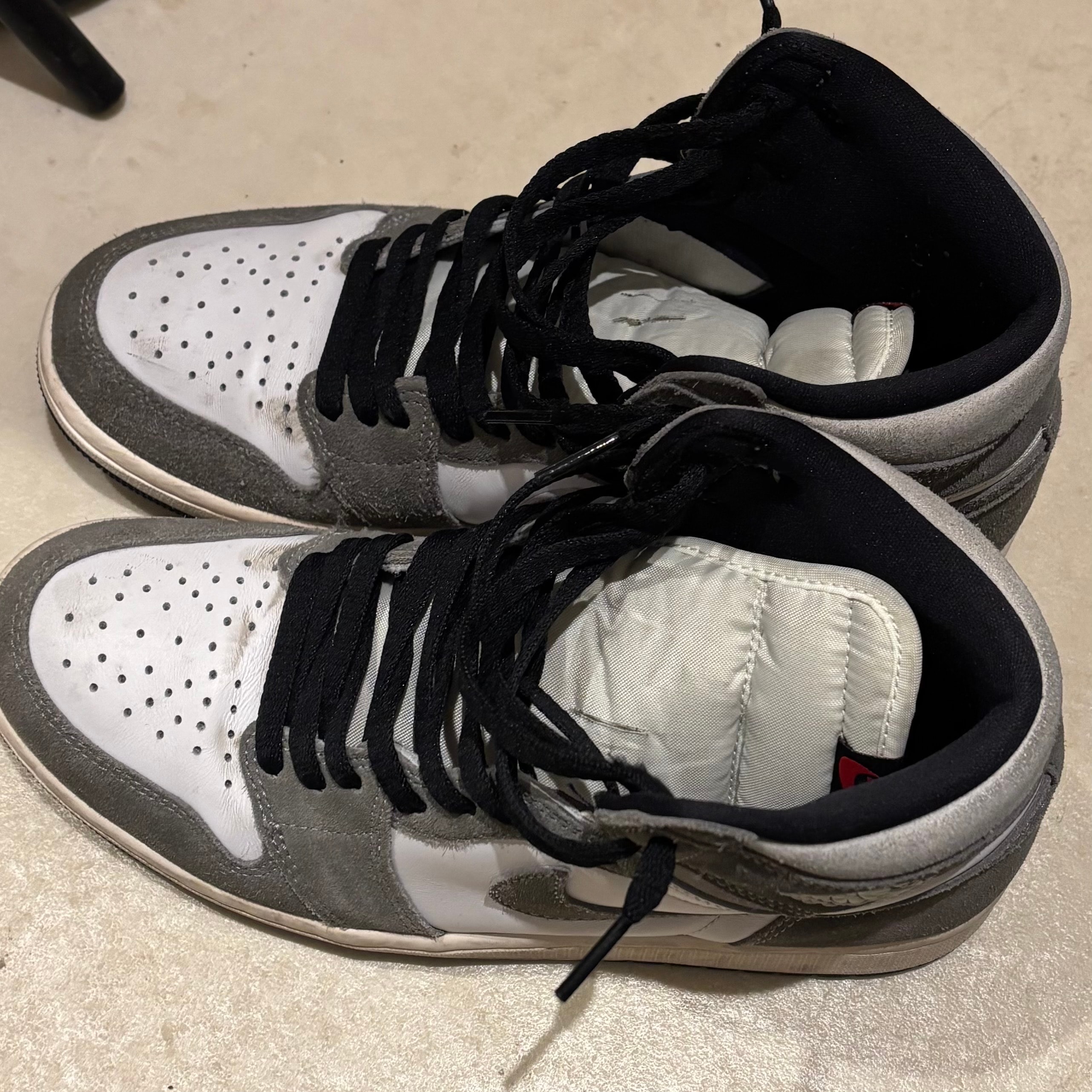 Nike Air Jordan 1 Retro High OG "Black and Smoke Grey"