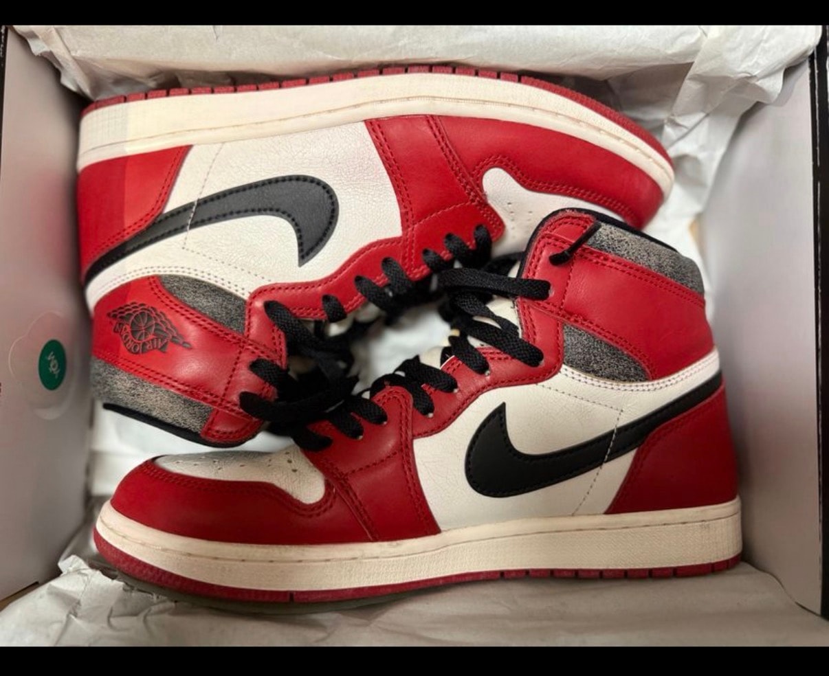 Nike Air Jordan 1 High OG "Lost & Found/Chicago"