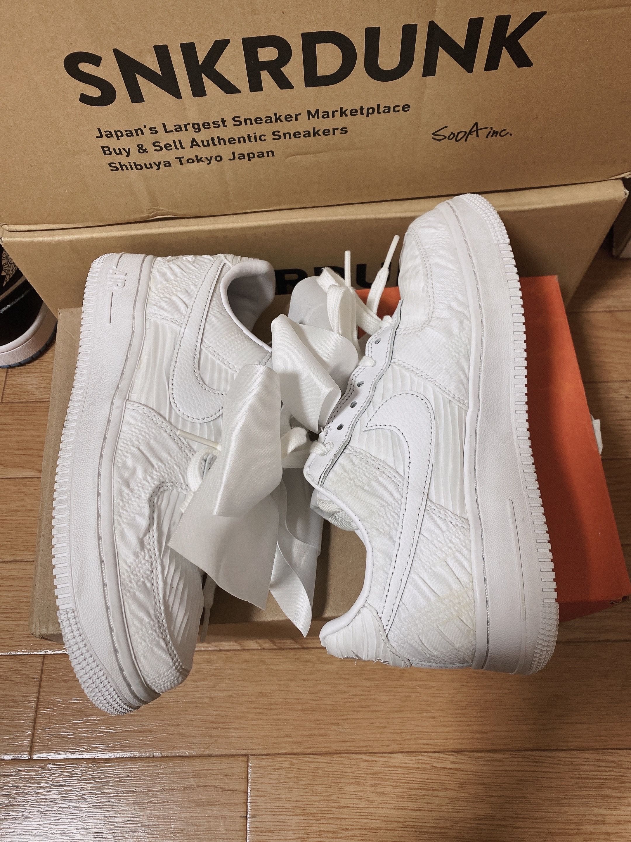 Nike Women's Air Force 1 '07 LX "Bow"