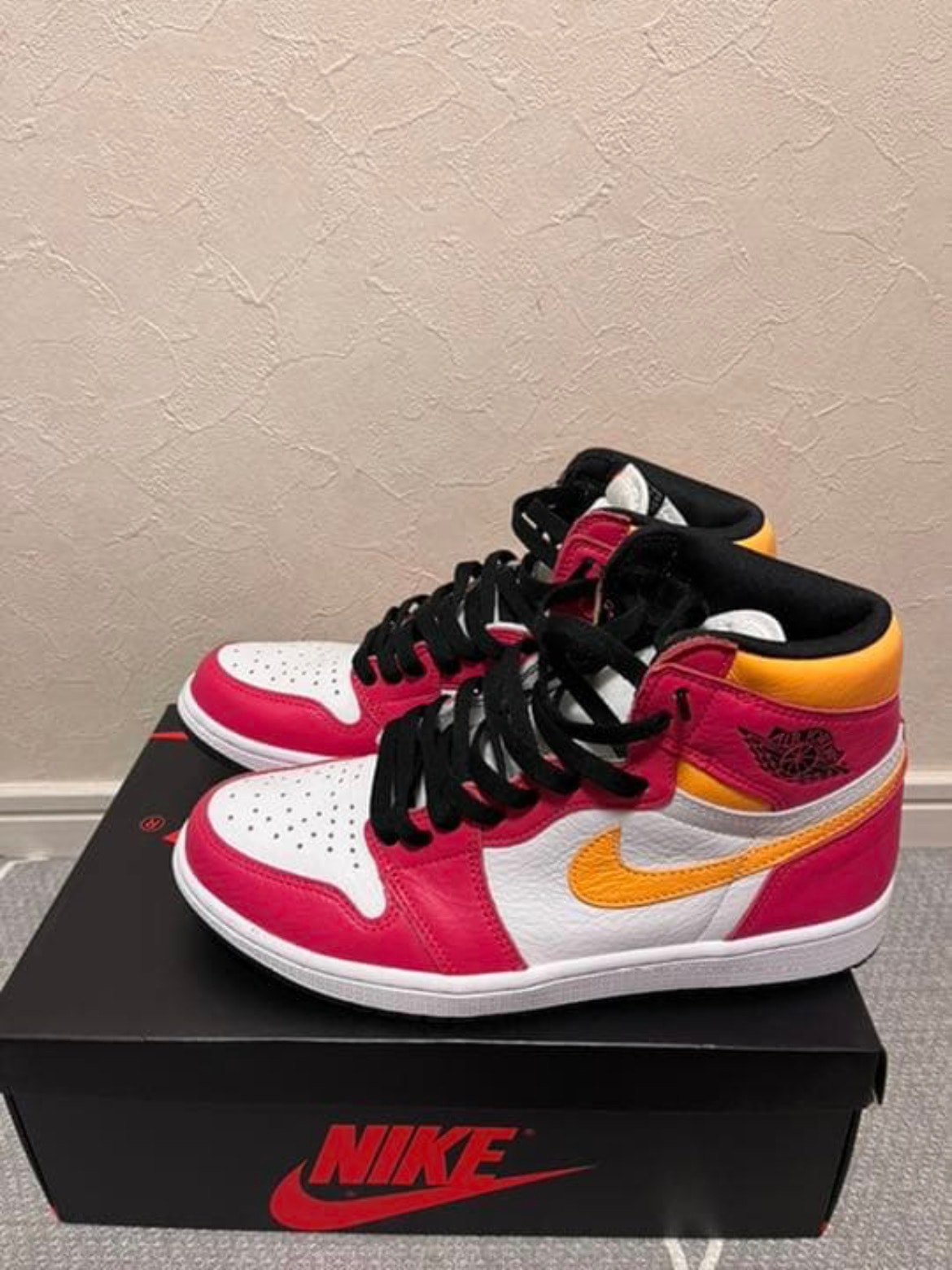 Nike Air Jordan 1 High OG "Light Fusion Red"