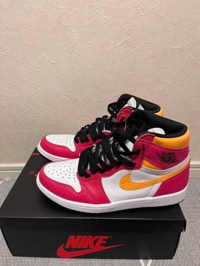 Nike Air Jordan 1 High OG "Light Fusion Red"