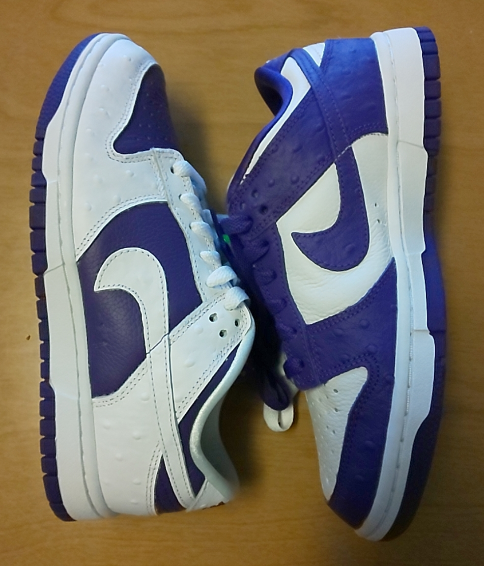 Nike Women's Dunk Low "Made You Look"