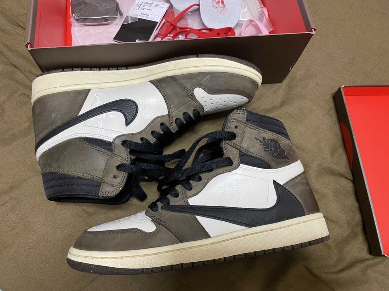 Travis Scott × Nike Air Jordan 1 Retro High OG TS SP "Sail/Dark Mocha"