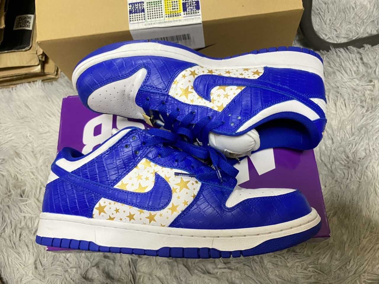 Supreme × Nike SB Dunk Low OG QS Gold Stars "White/Hyper Blue"