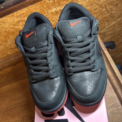Nike SB Dunk Low TRD QS "Black Pigeon"