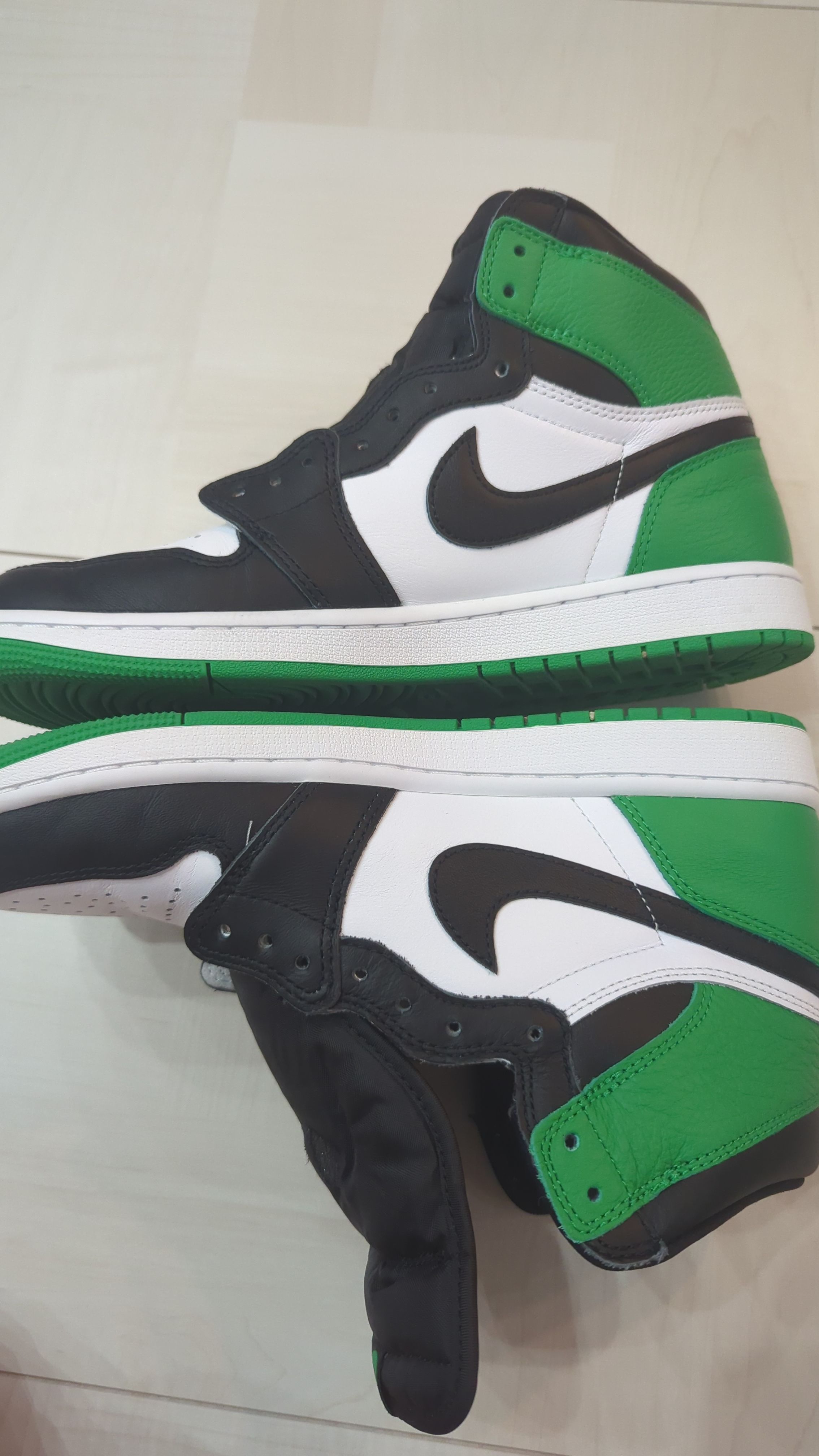 Nike Air Jordan 1 Retro High OG "Celtics/Black and Lucky Green" (2023)