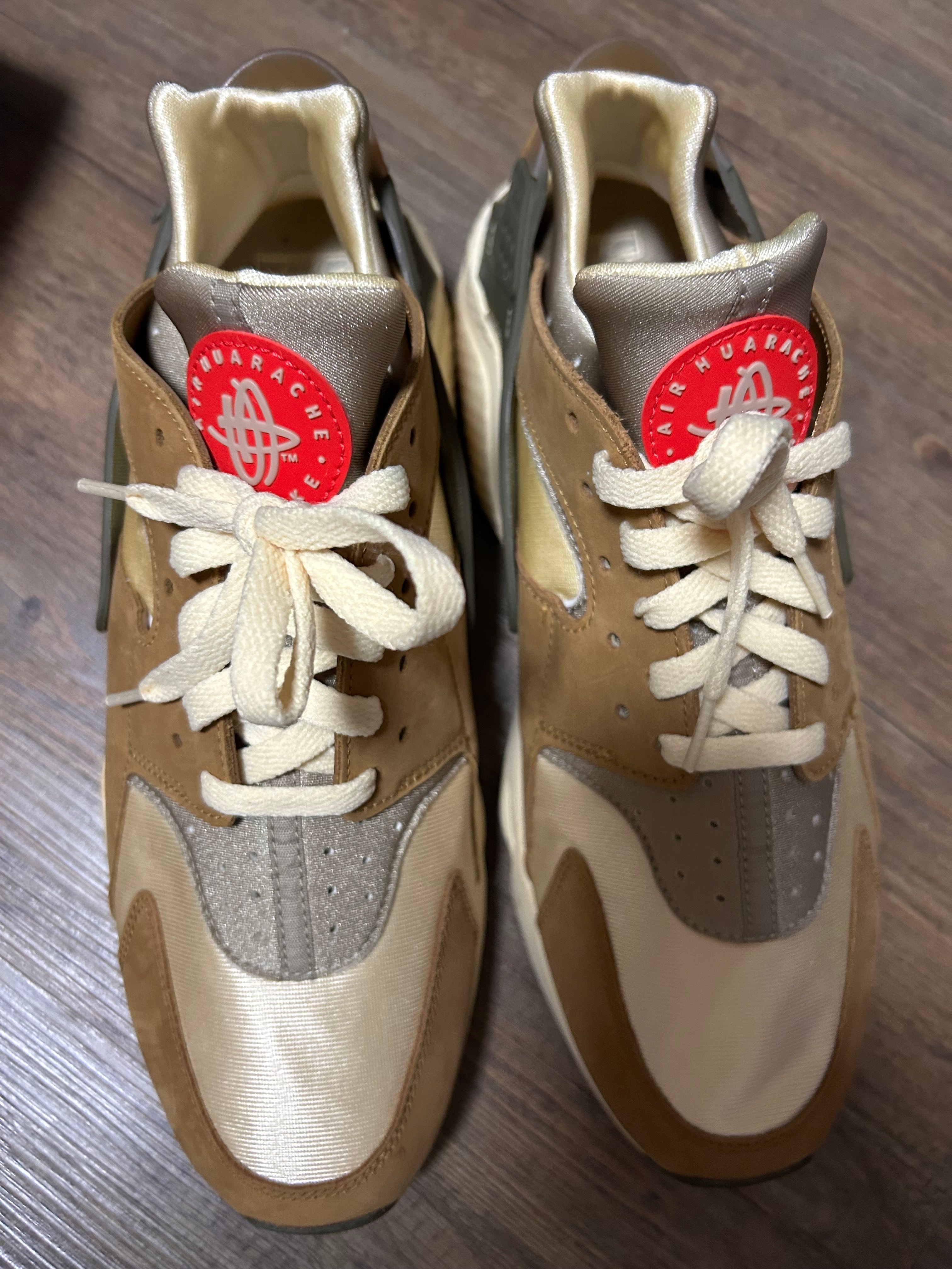 ステューシー × ナイキ エアハラチ "デザートオーク"