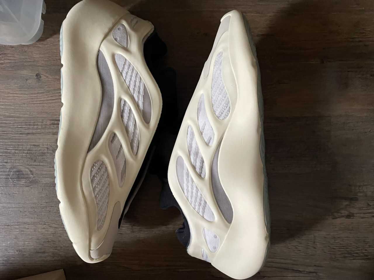 adidas YEEZY 700V3 "Azael"