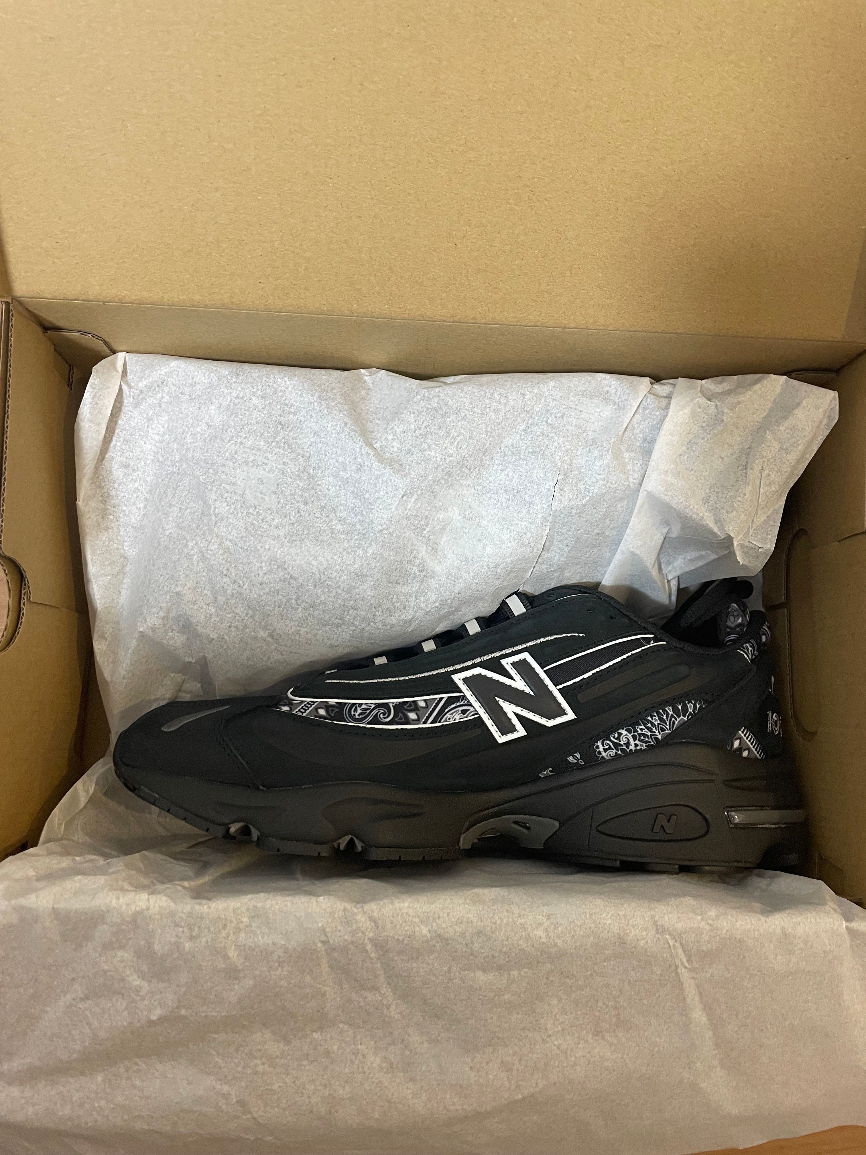 atmos × New Balance 1000 "bāṅdhnū/Black Paisley"