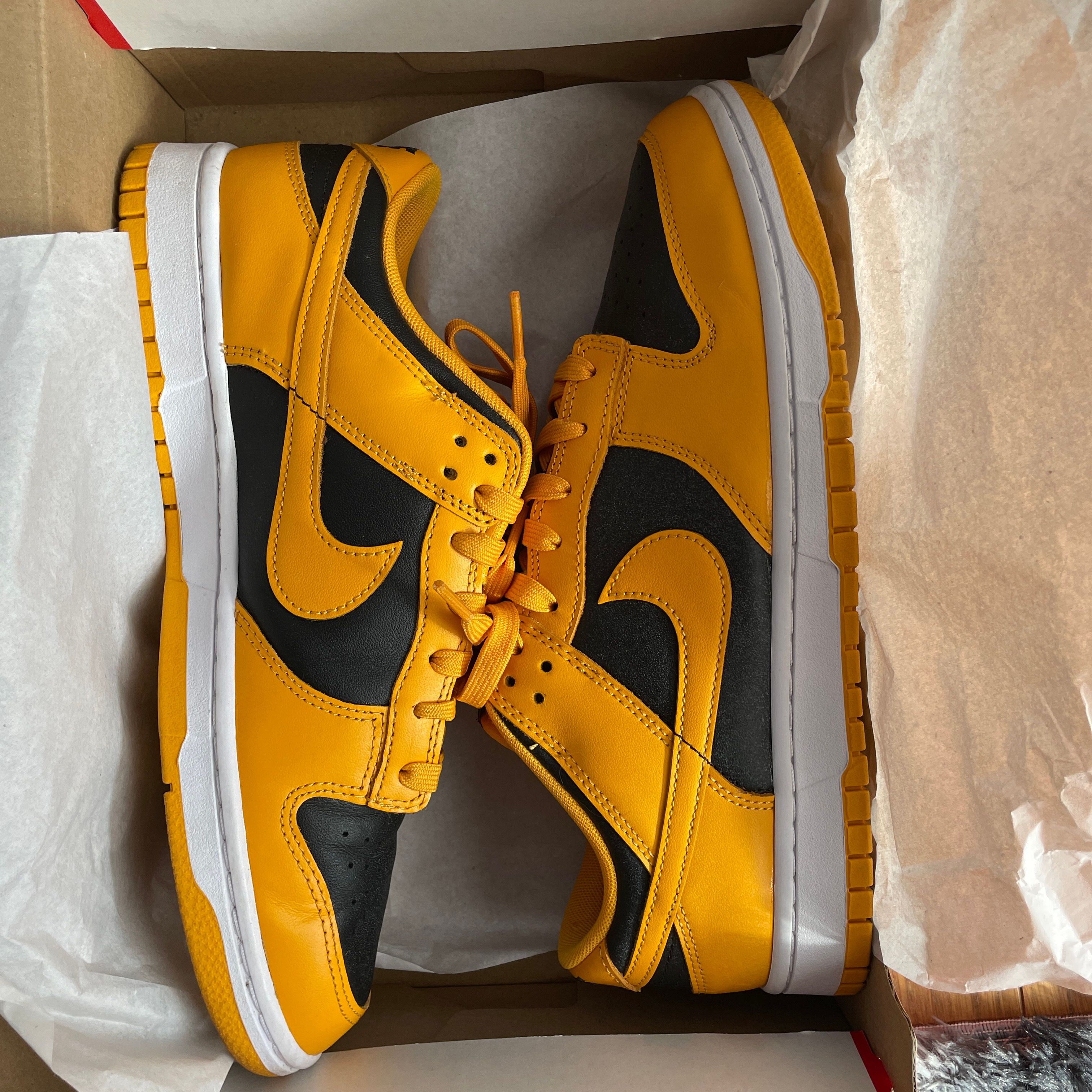 Nike Dunk Low "Championship Goldenrod"