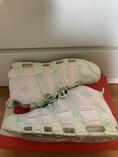 NIKE Women's AIR MORE UPTEMPO "BARLEY GREEN"