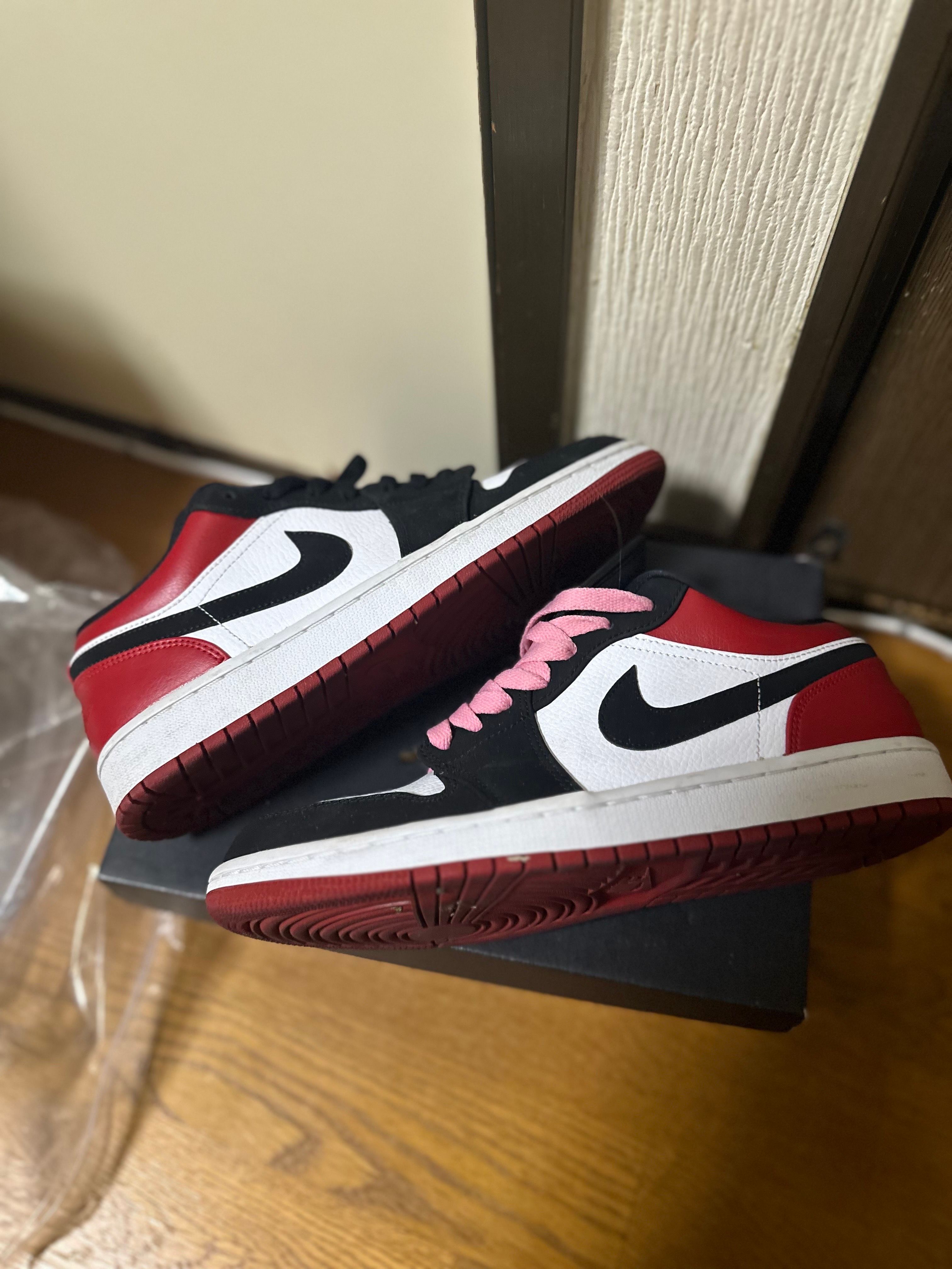 Nike Air Jordan 1 Low "Black Toe"