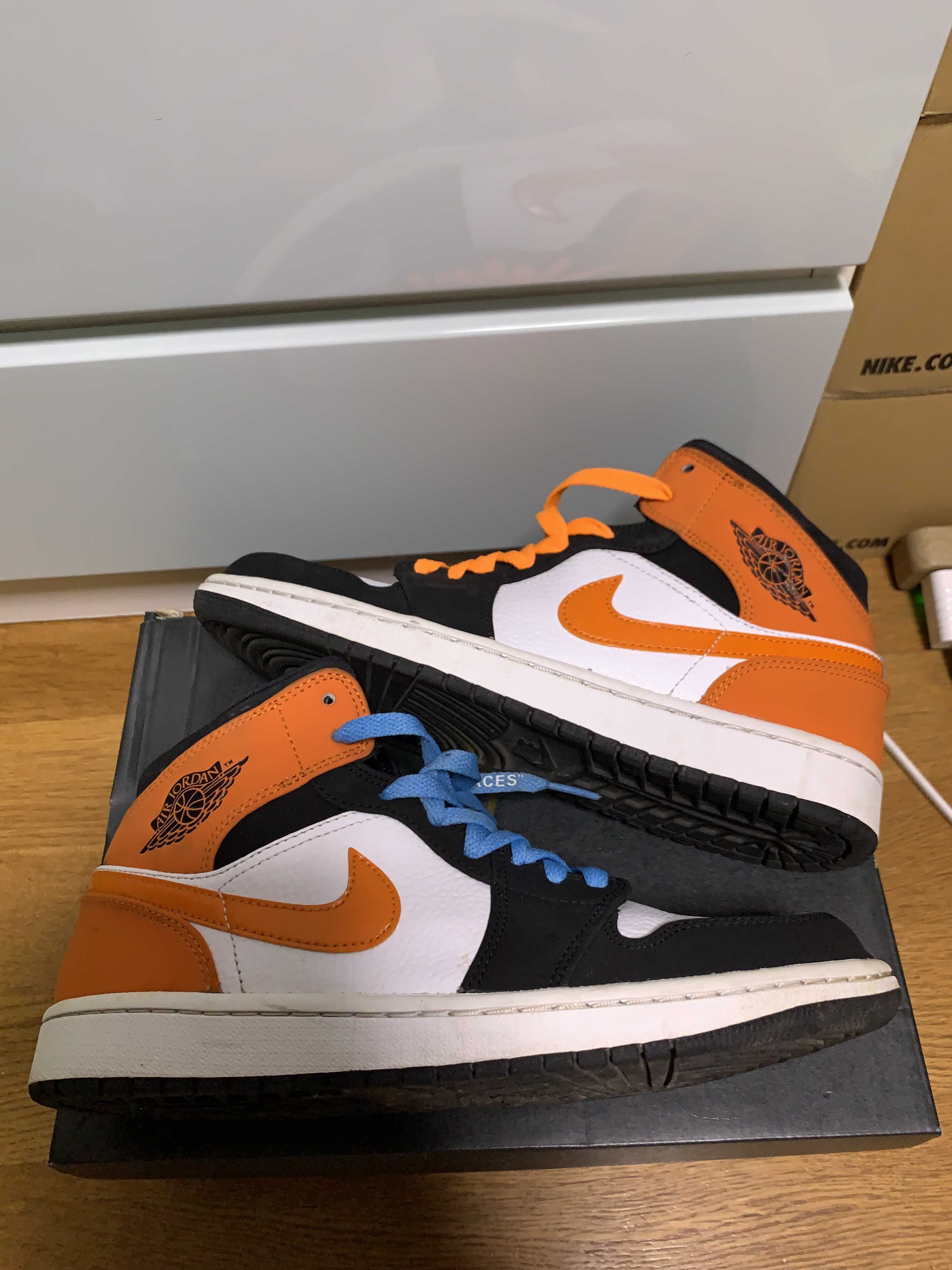 NIKE AIR JORDAN 1 MID "SHATTERED BACKBOARD"