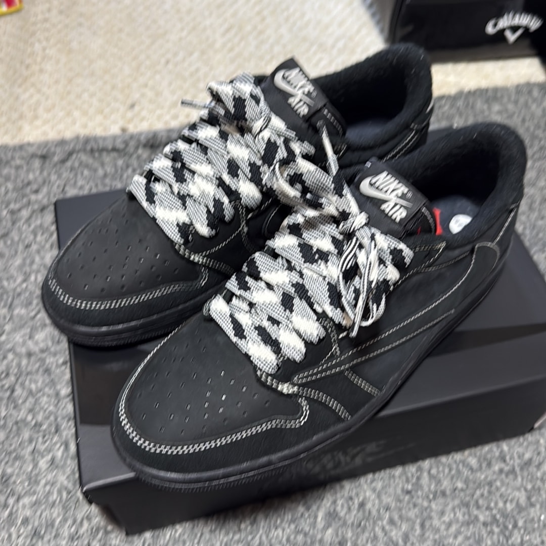 Travis Scott × Nike Air Jordan 1 Low OG SP "Black Phantom"