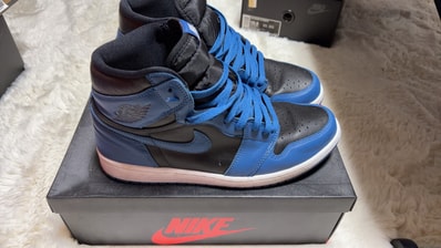 Nike Air Jordan 1 Retro High OG "Dark Marina Blue"