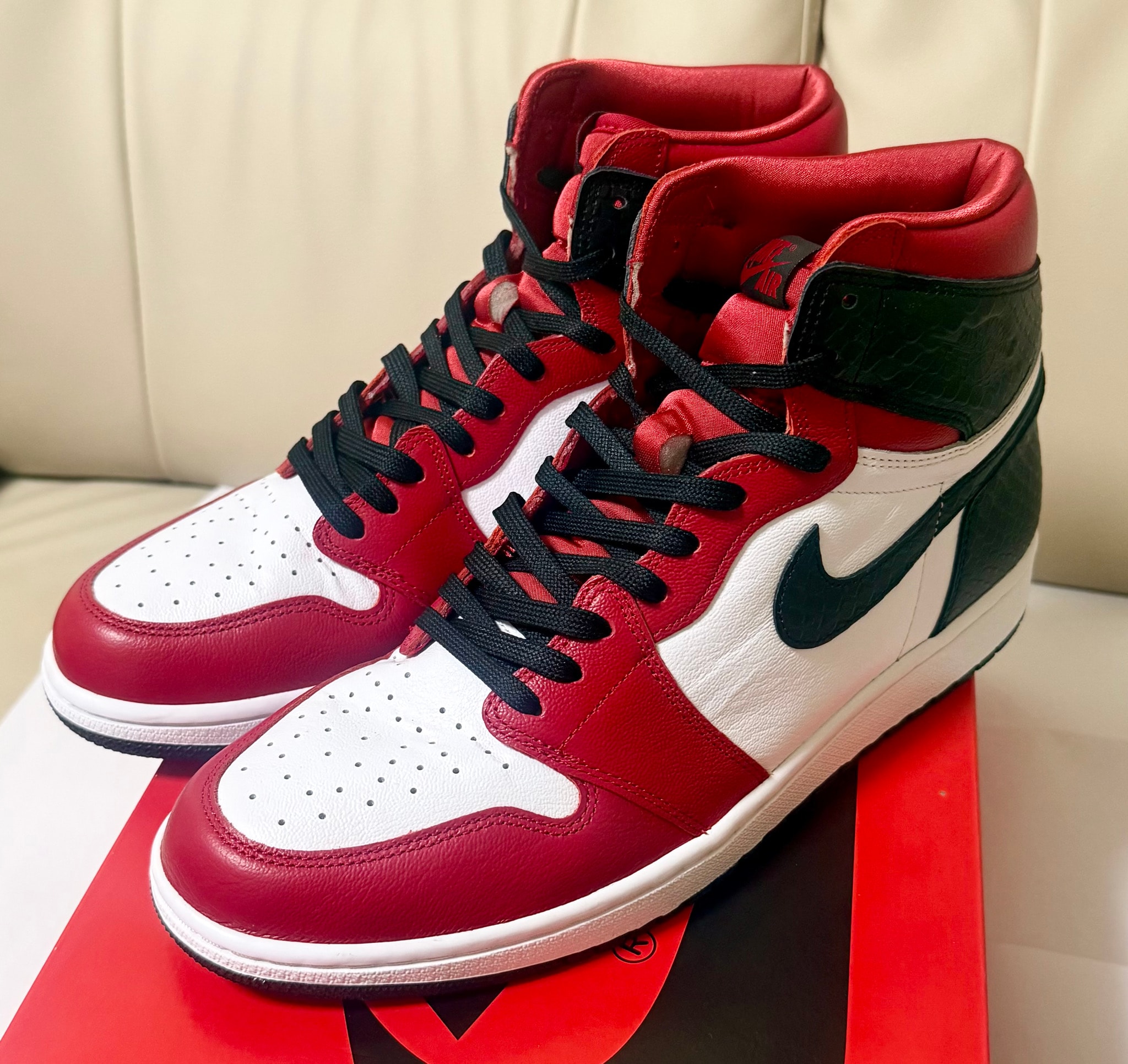 Nike Women's Air Jordan 1 High OG "Satin Red"
