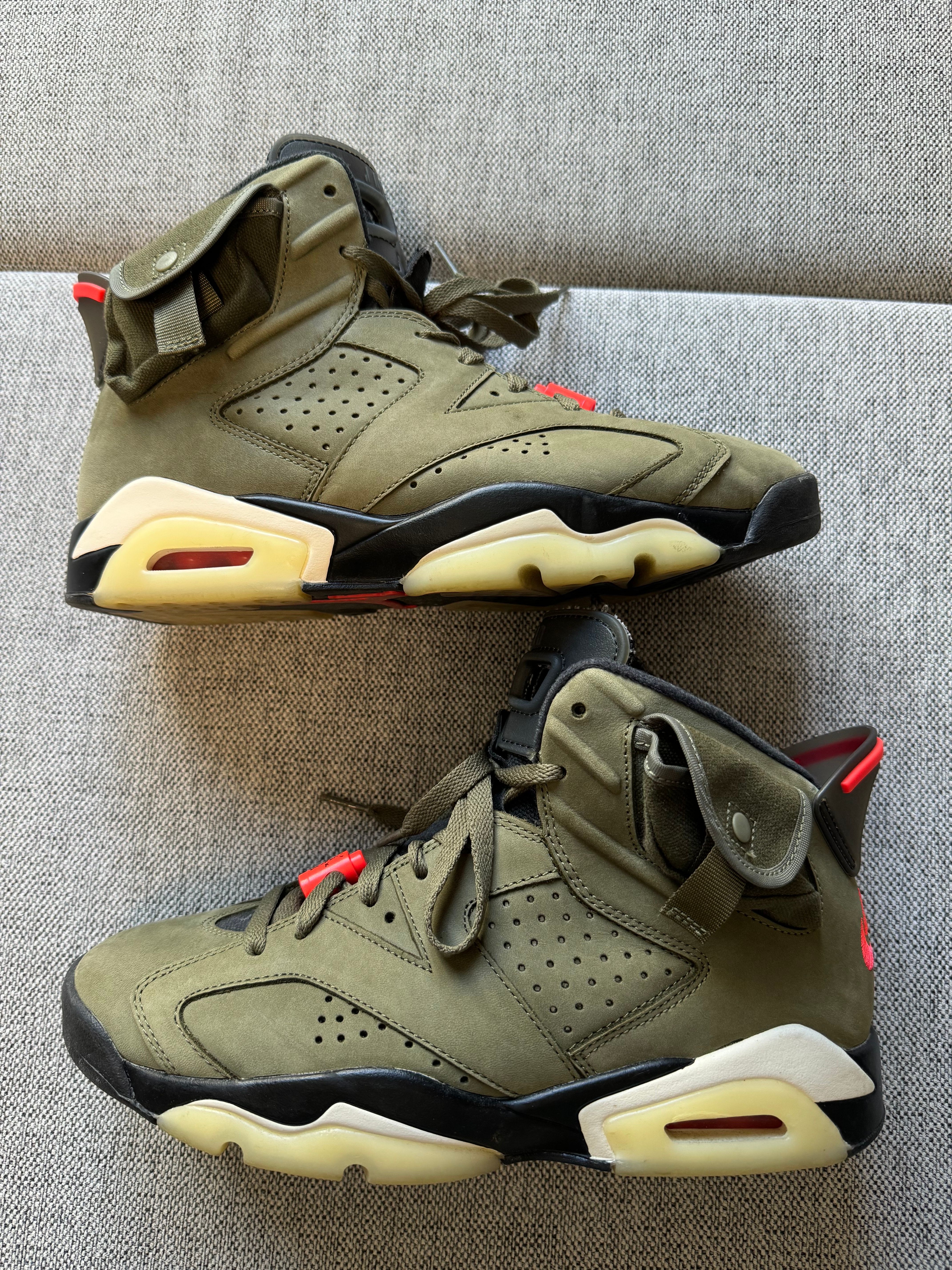 Travis Scott × Nike Air Jordan 6 Retro "Medium Olive"