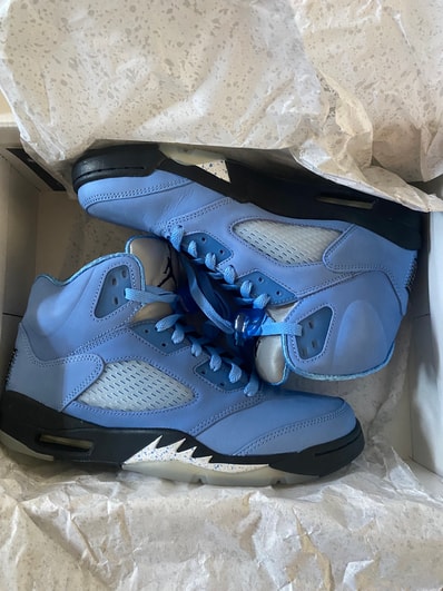 Nike Air Jordan 5 Retro SE "University Blue"