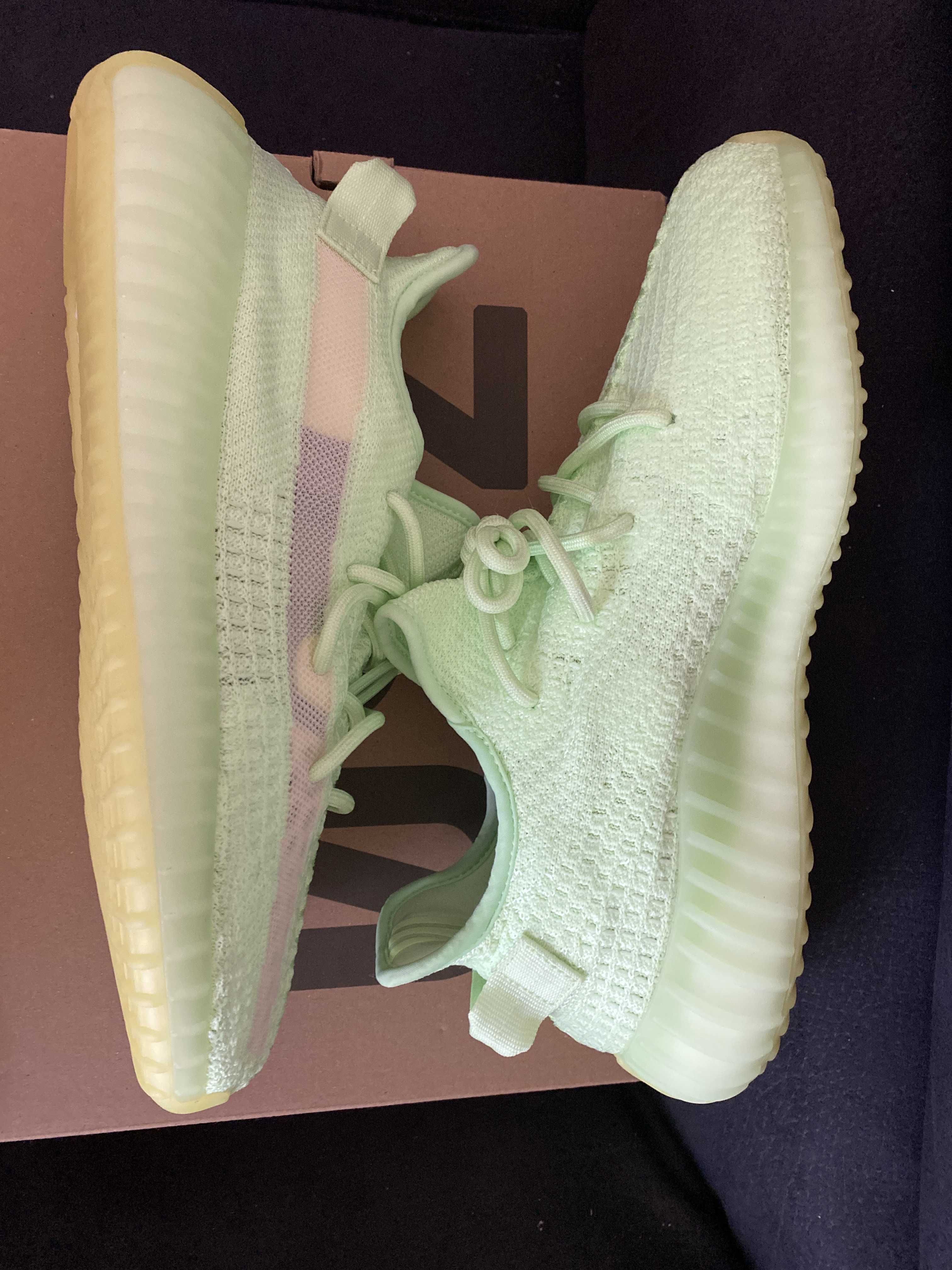 ADIDAS YEEZY BOOST 350 V2 "GLOW IN THE DARK"