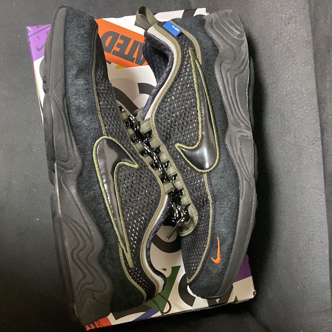UNDEFEATED × Nike Air Zoom Spiridon "Cargo Khaki"