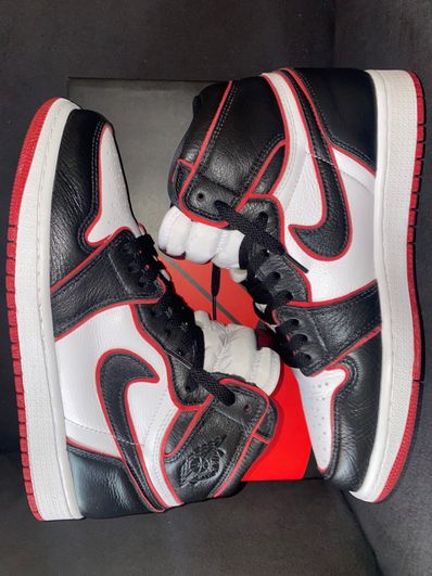 Nike Air Jordan 1 Retro High OG "Blood Line"