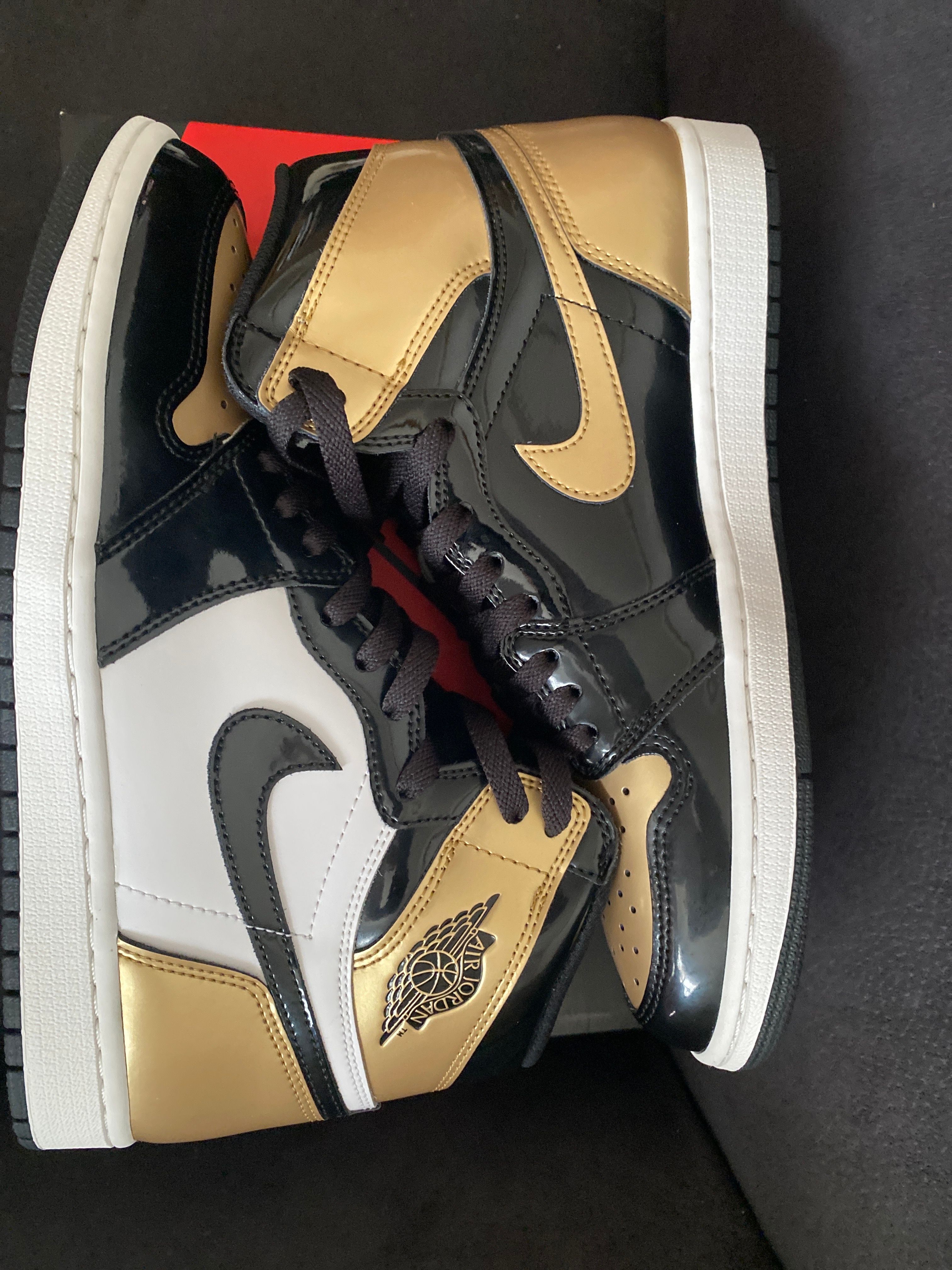 Nike Air Jordan 1 Retro High OG NRG "Gold Toe"