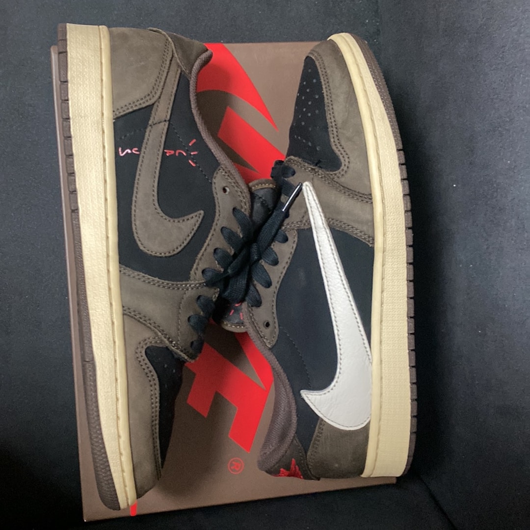 Travis Scott × Nike Air Jordan 1 Low OG SP-T  "Black/Dark Mocha"
