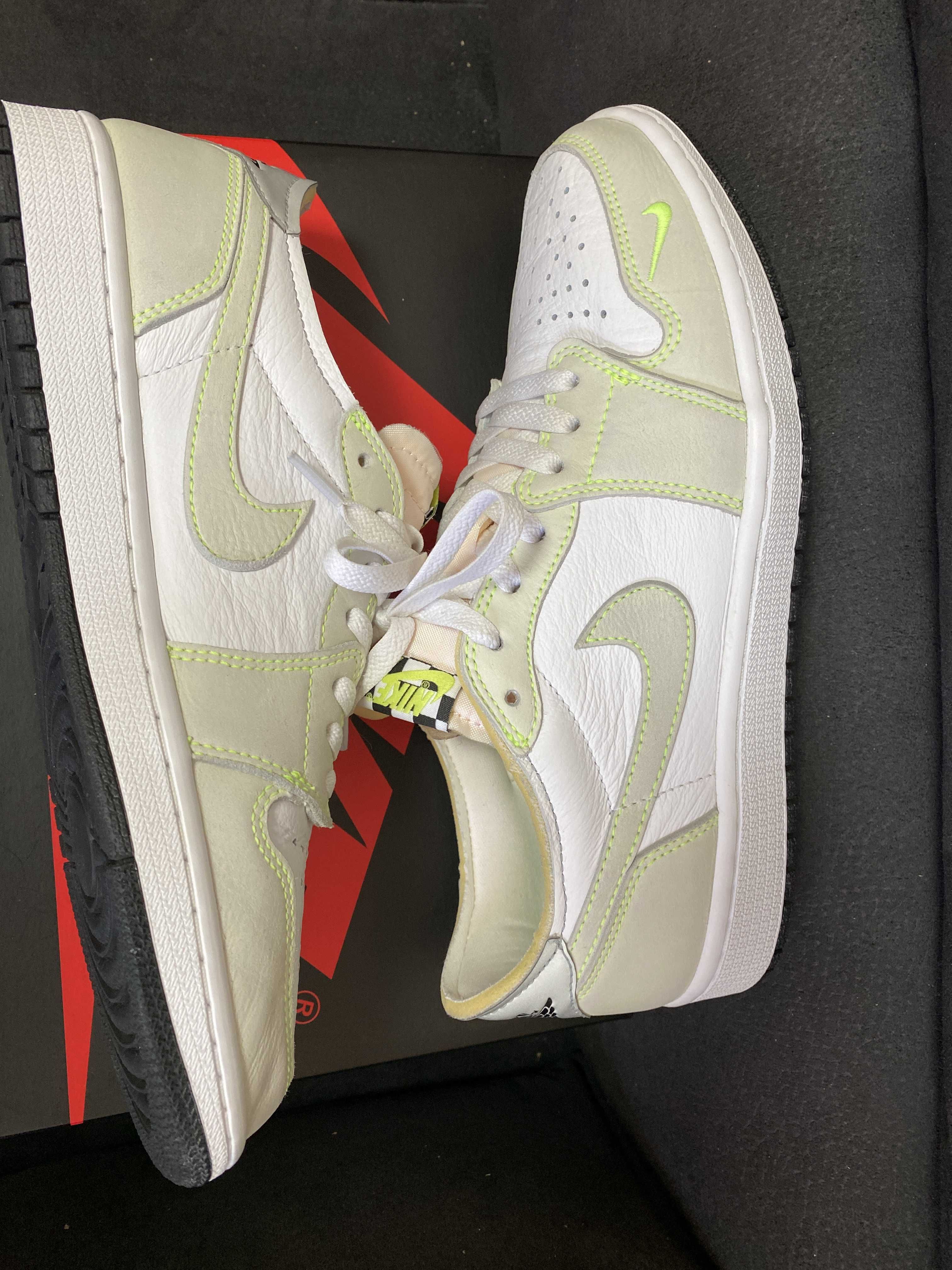 Nike Air Jordan 1 Low OG "Ghost Green"