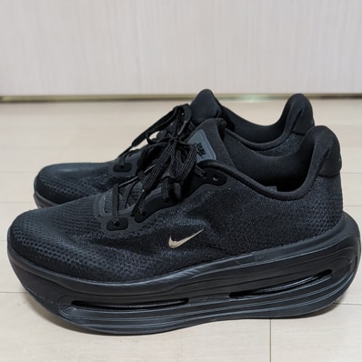 Nike Vomero Premium "Chrome Mini Swoosh/Black"