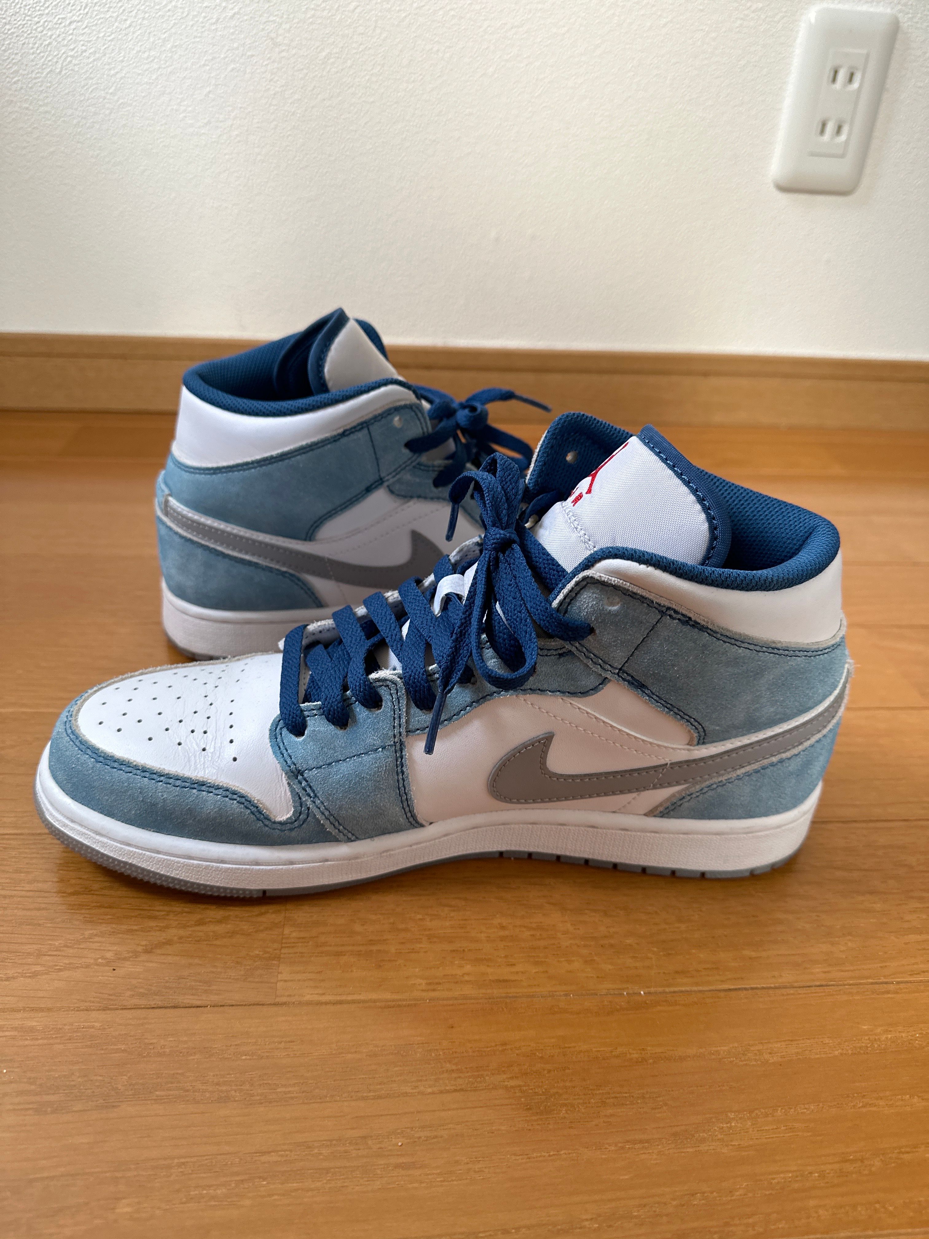 Nike Air Jordan 1 Mid SE "White/Hyper Royal/Red"