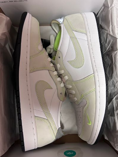 Nike Air Jordan 1 Low OG "Ghost Green"