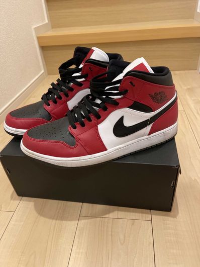Nike Air Jordan 1 Mid "Chicago Black Toe"
