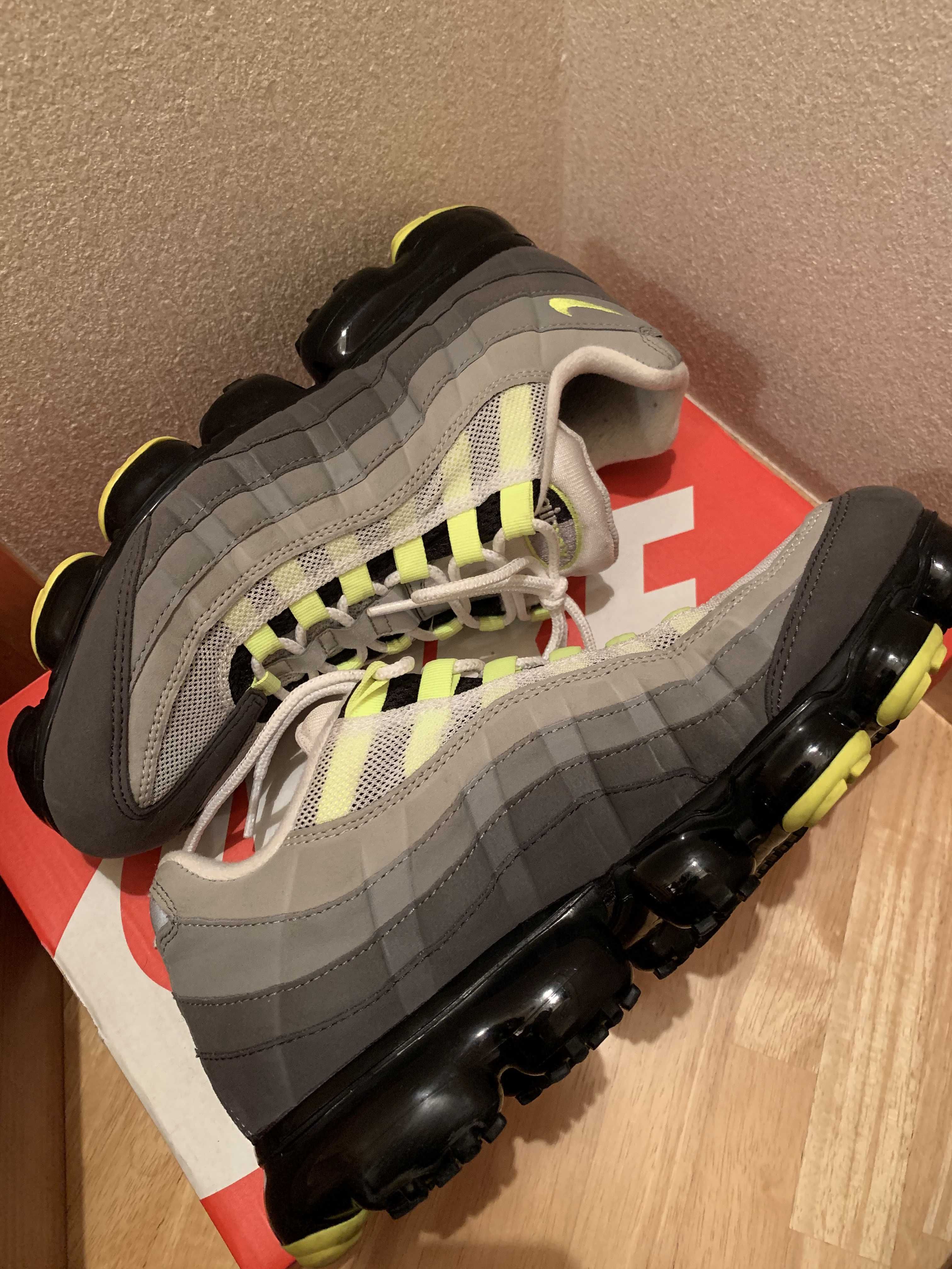 Nike Air Vapormax 95 "Neon"