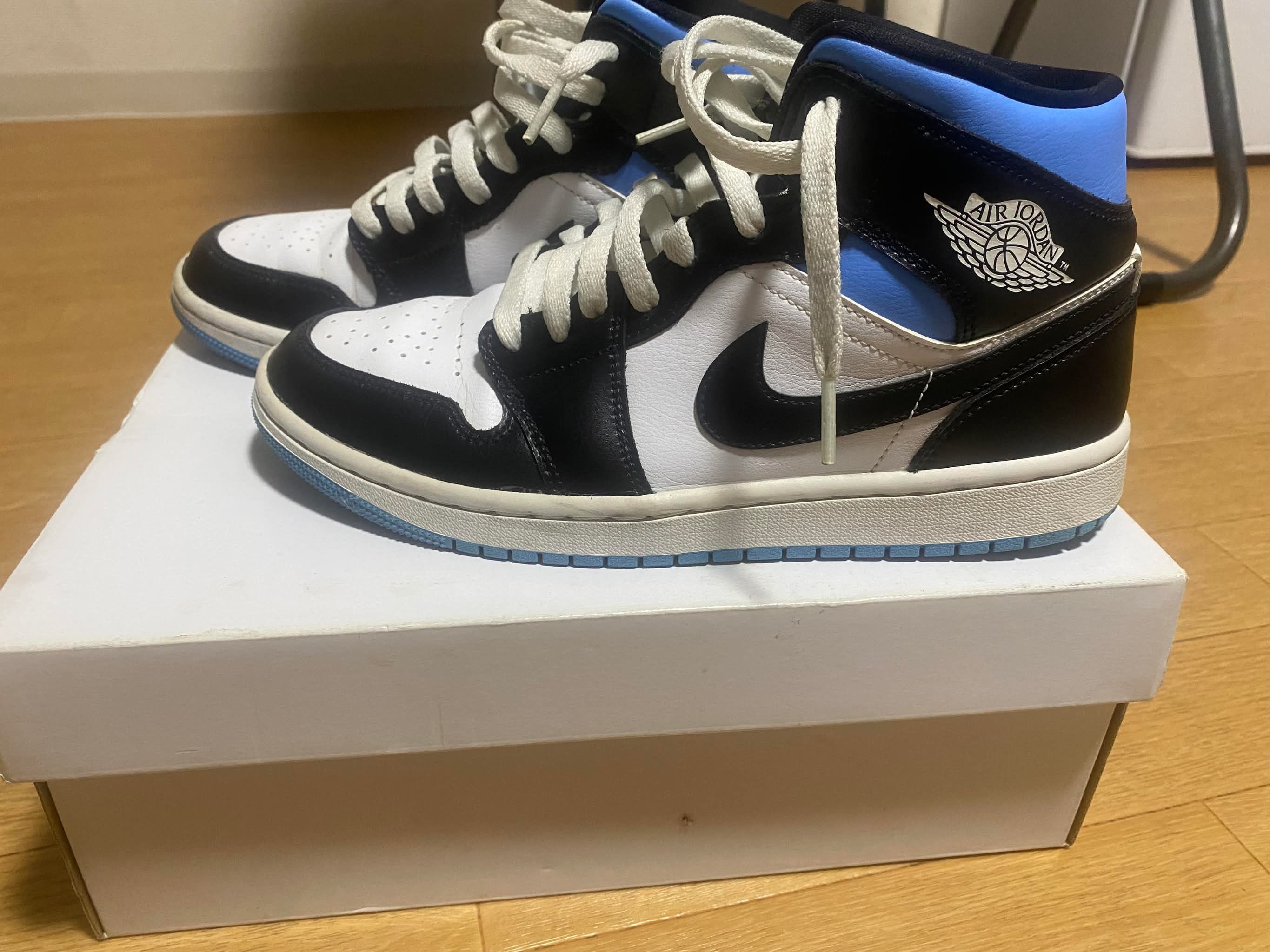 Nike Women's Air Jordan 1 Mid "Black/University Blue"