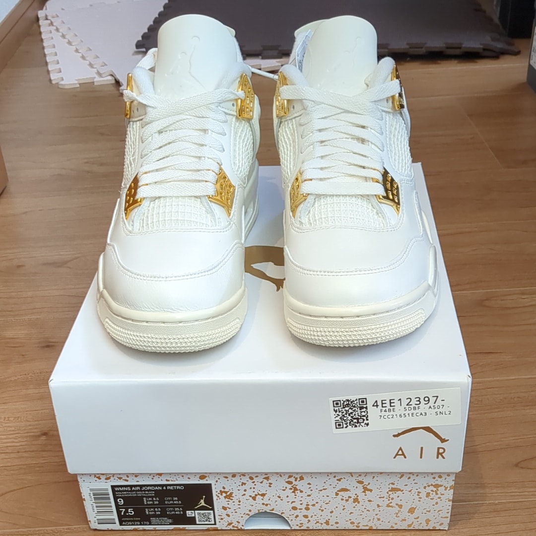 Nike Women's Air Jordan 4 Retro "White & Gold"