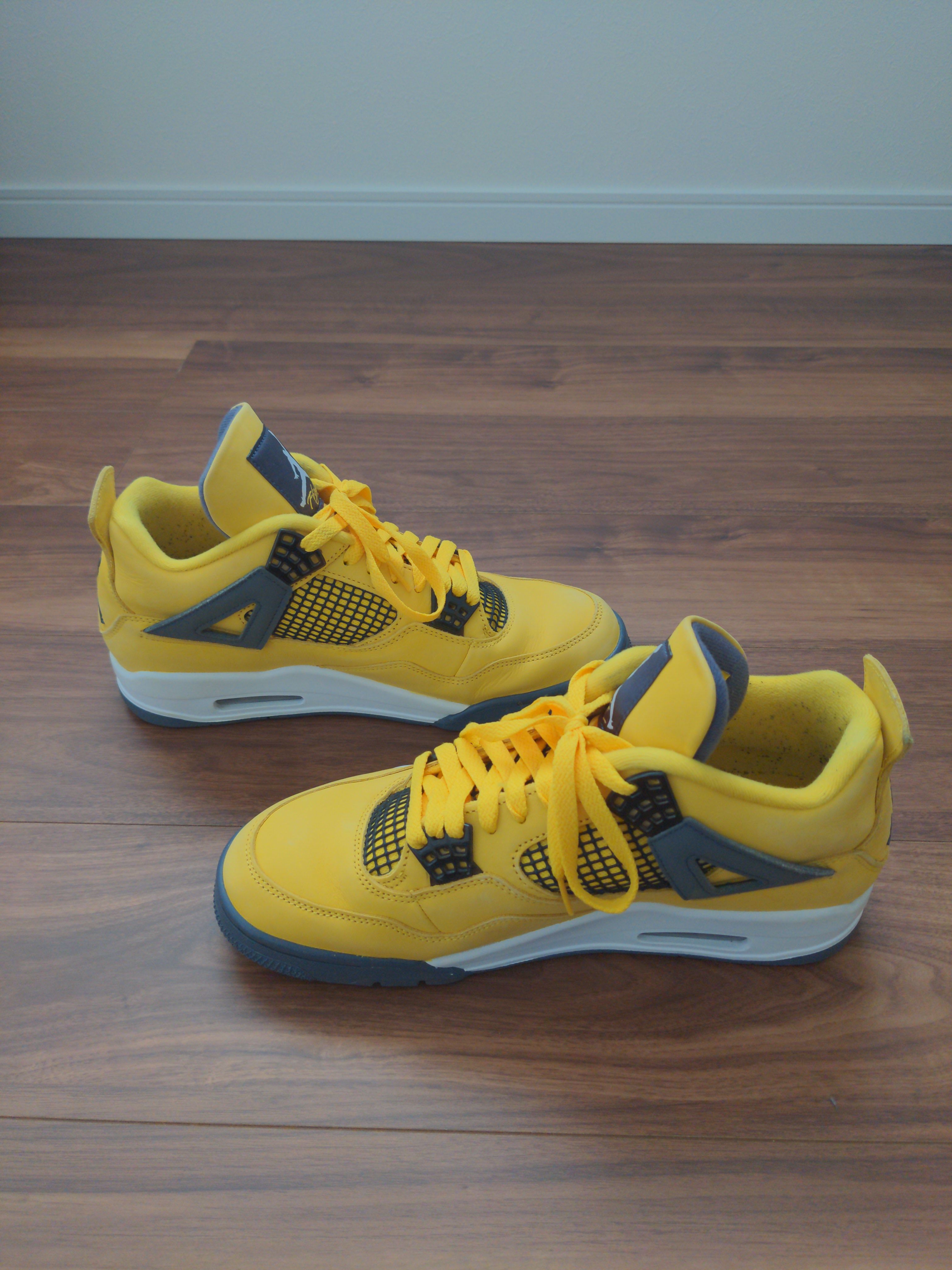 Nike Air Jordan 4 "Tour Yellow"