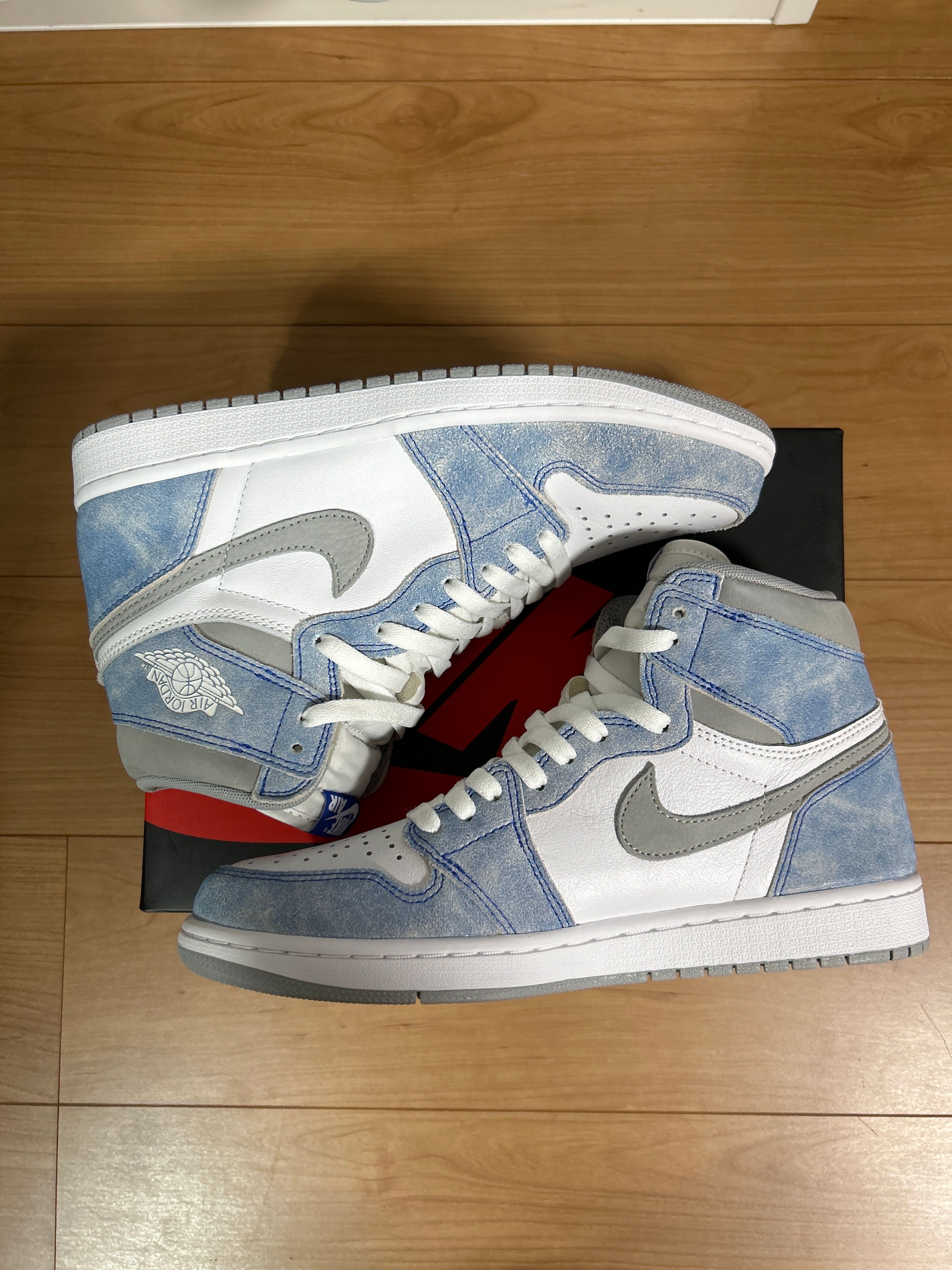Nike Air Jordan 1 High OG "Hyper Royal"
