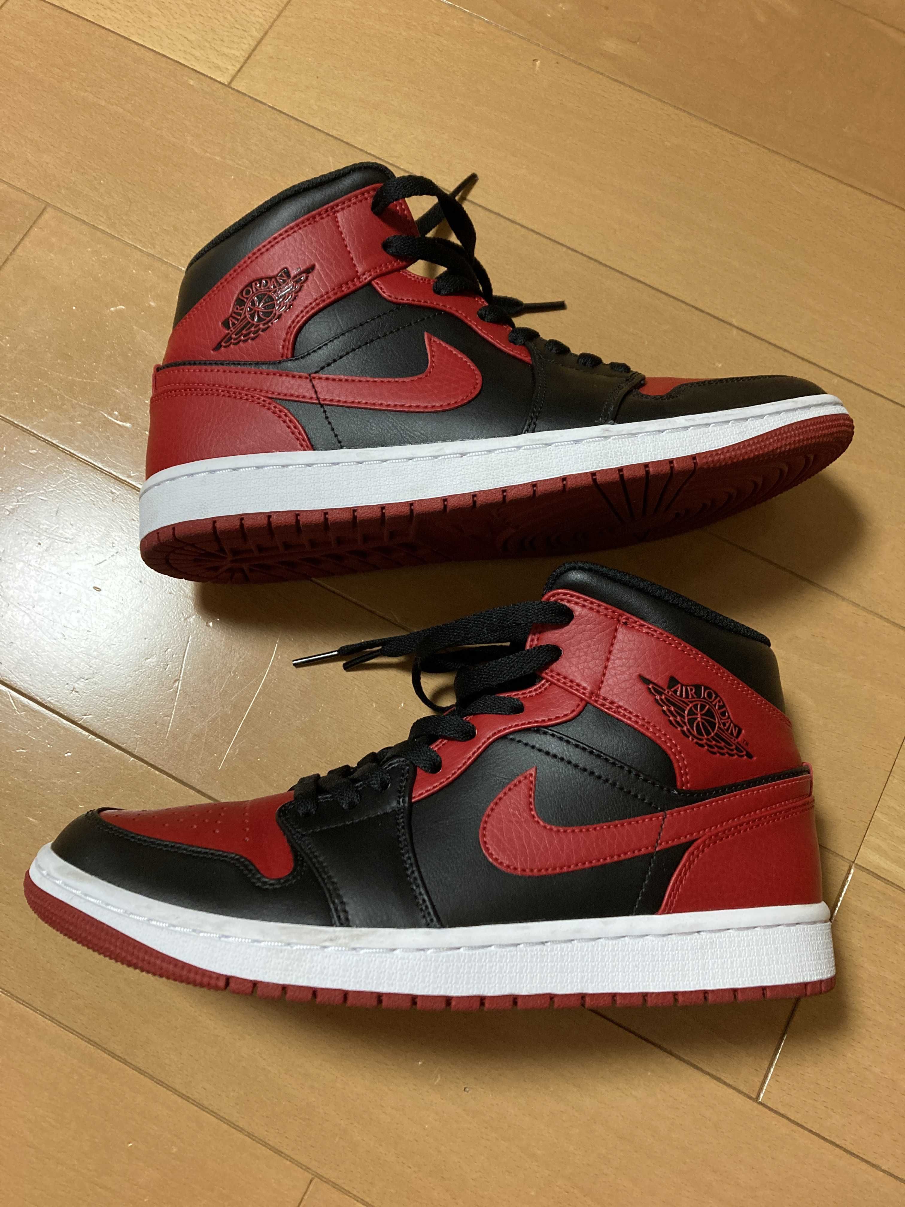 Nike Air Jordan 1 Mid "Bred"