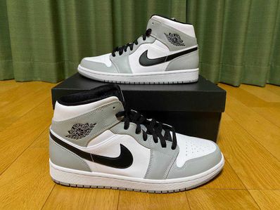 Nike Air Jordan 1 Mid "Light Smoke Grey/White/Black"