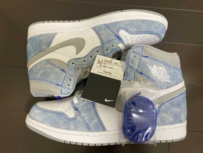 Nike Air Jordan 1 High OG "Hyper Royal"