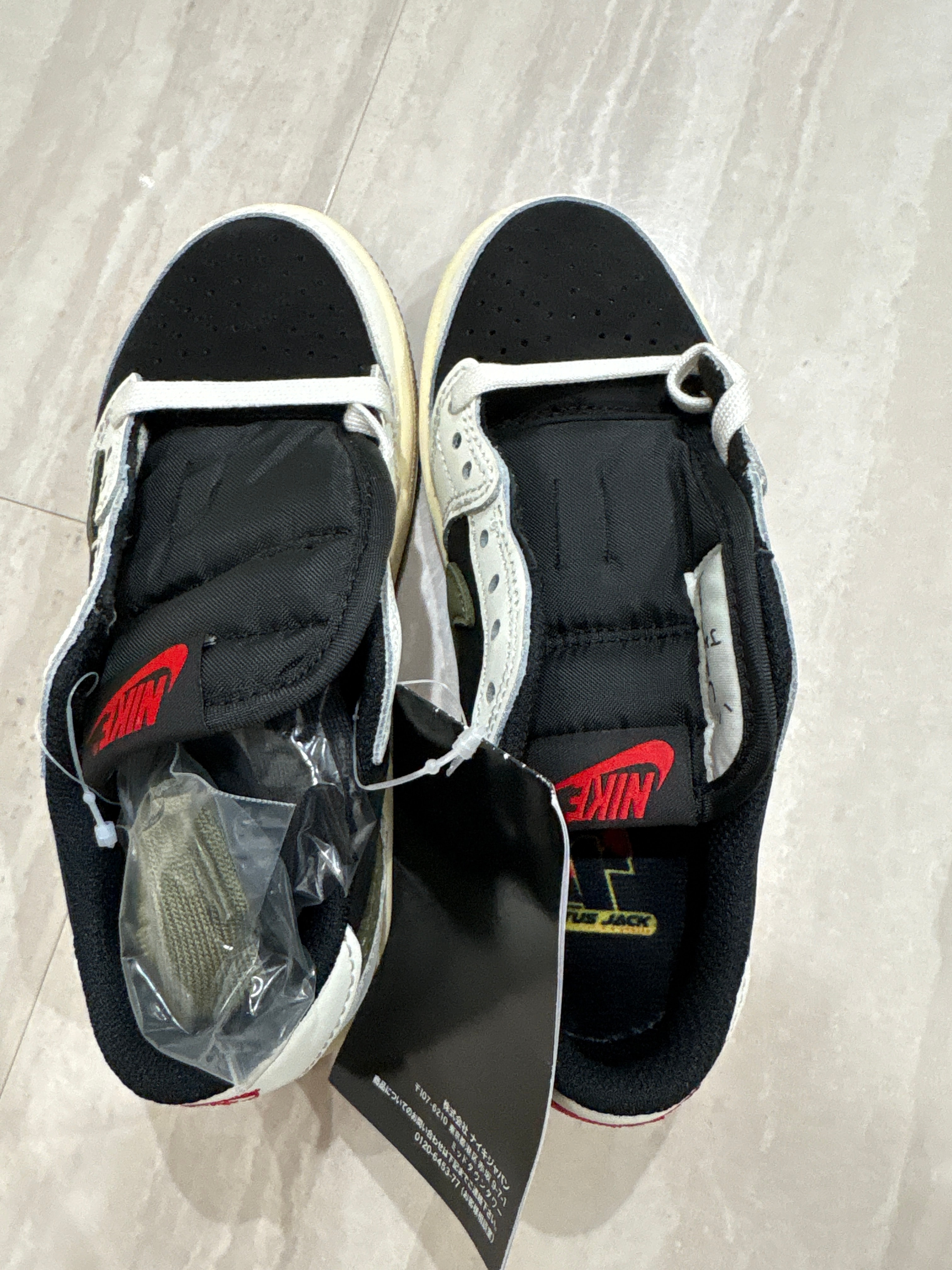 トラヴィススコット × ナイキ PS エアジョーダン1 ロー OG "ミディアム オリーブ"(キッズ)