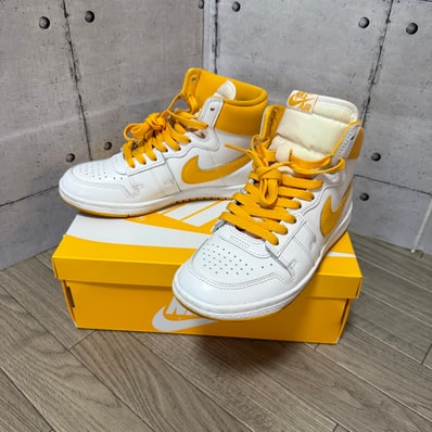 Nike Jordan Air Ship SP "University Gold"