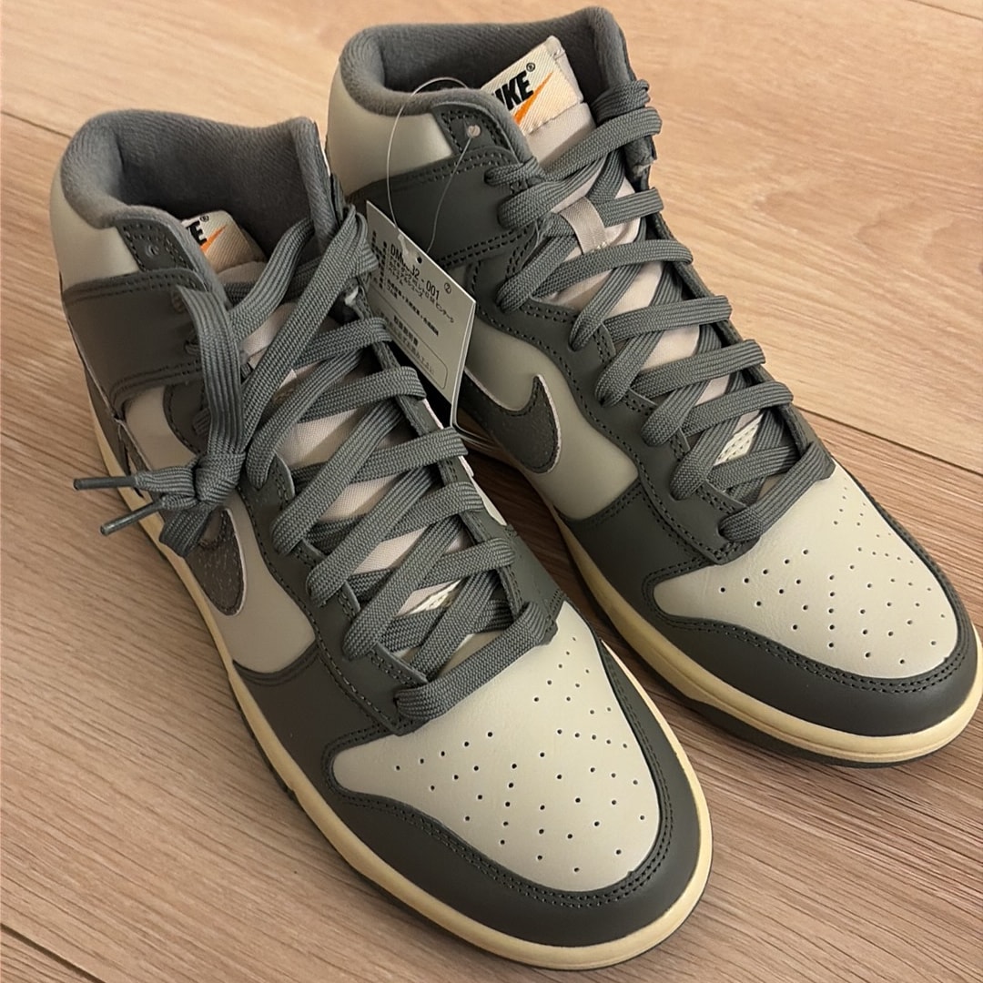 Nike Dunk High Retro SE Vintage "Light Bone and Tumbled Grey"