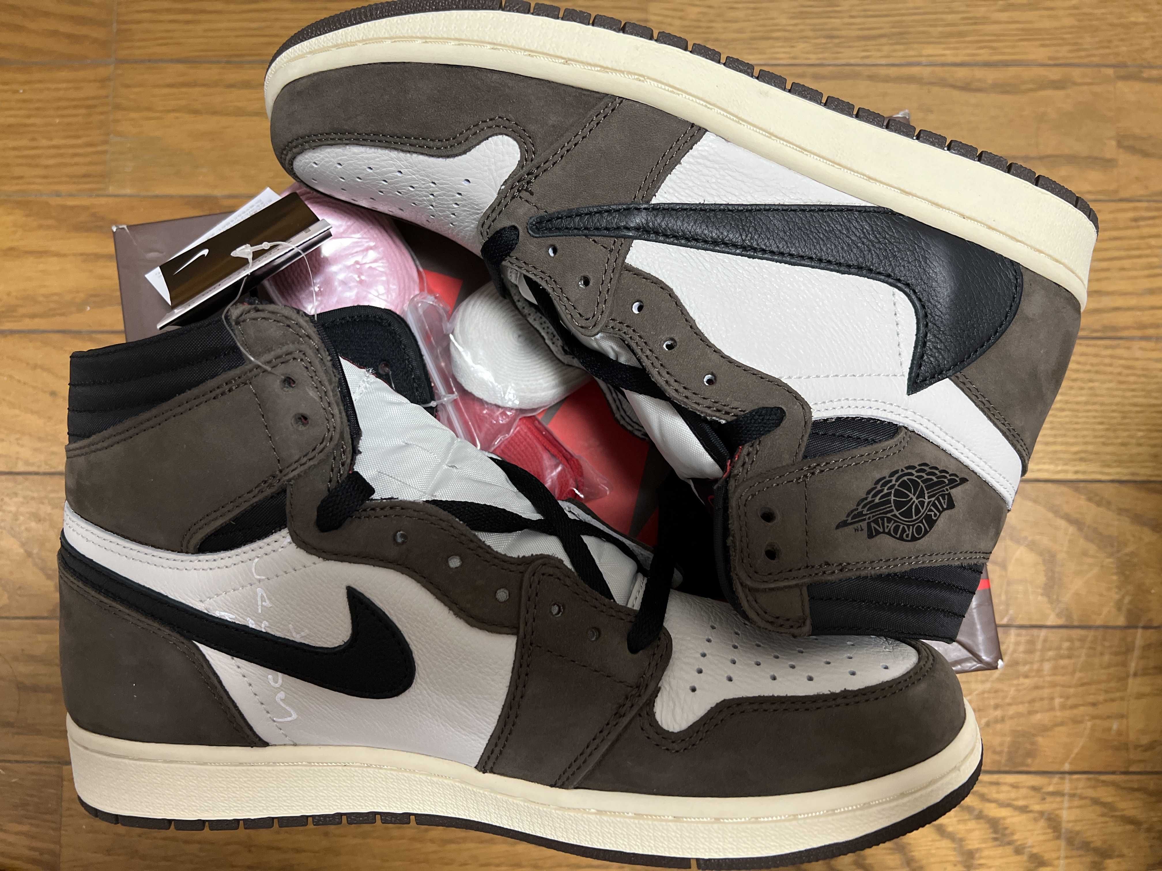 Travis Scott × Nike Air Jordan 1 Retro High OG TS SP "Sail/Dark Mocha"