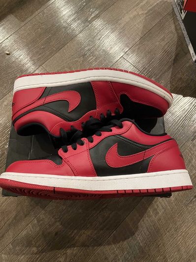 Nike Air Jordan 1 Low "Varsity Red"