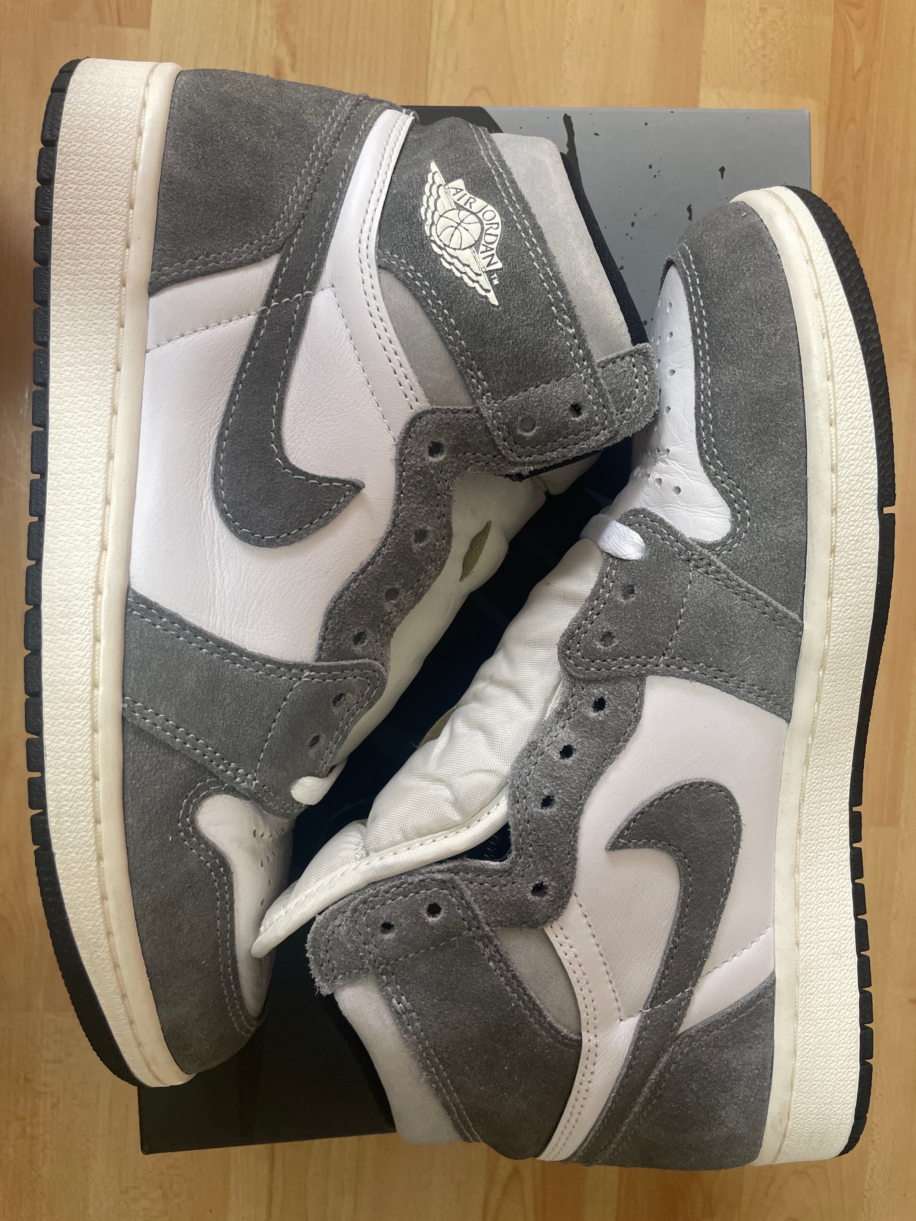 Nike Air Jordan 1 Retro High OG "Black and Smoke Grey"