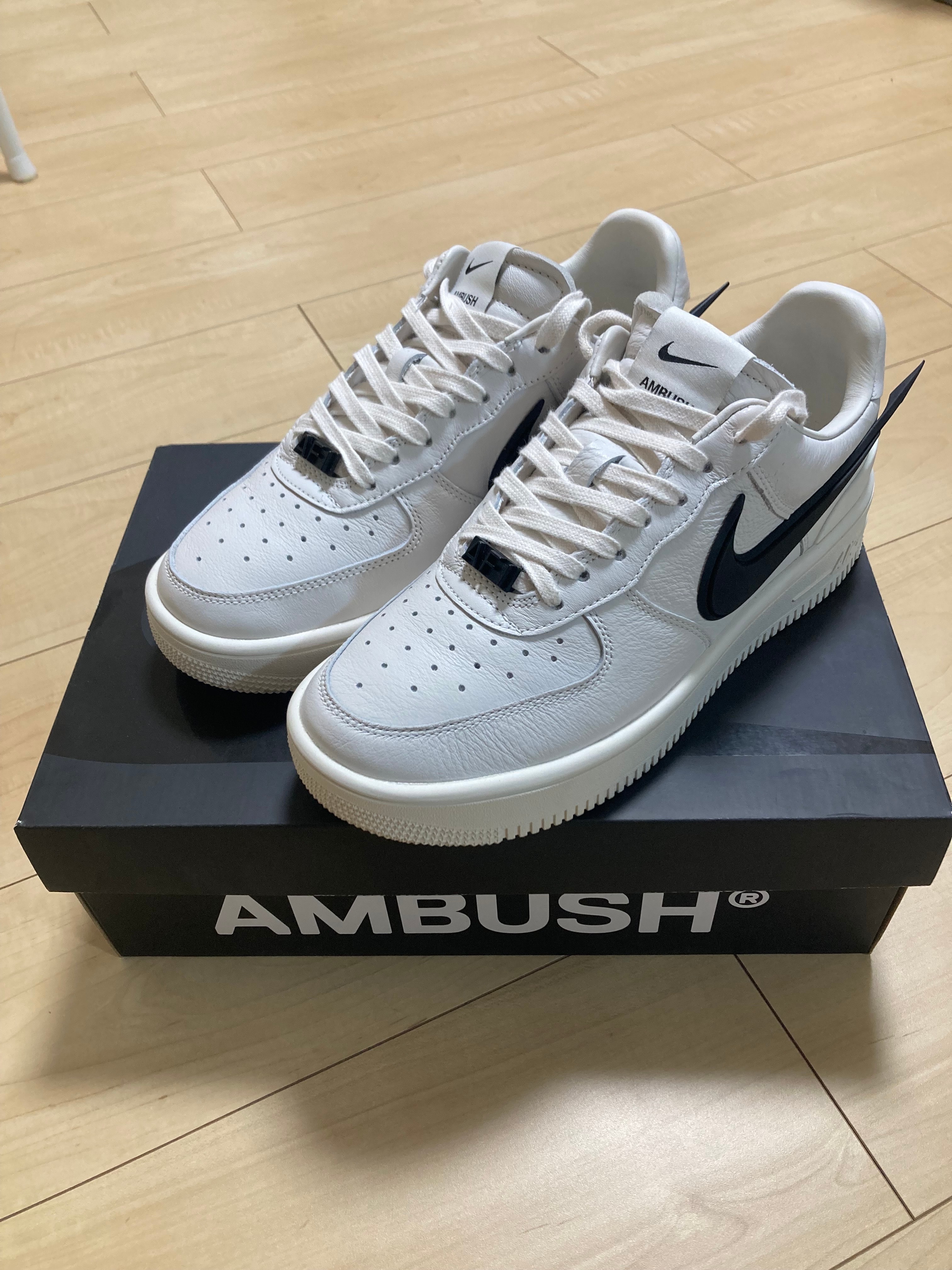 アンブッシュ × ナイキ エアフォース1 ロー "ファントム"